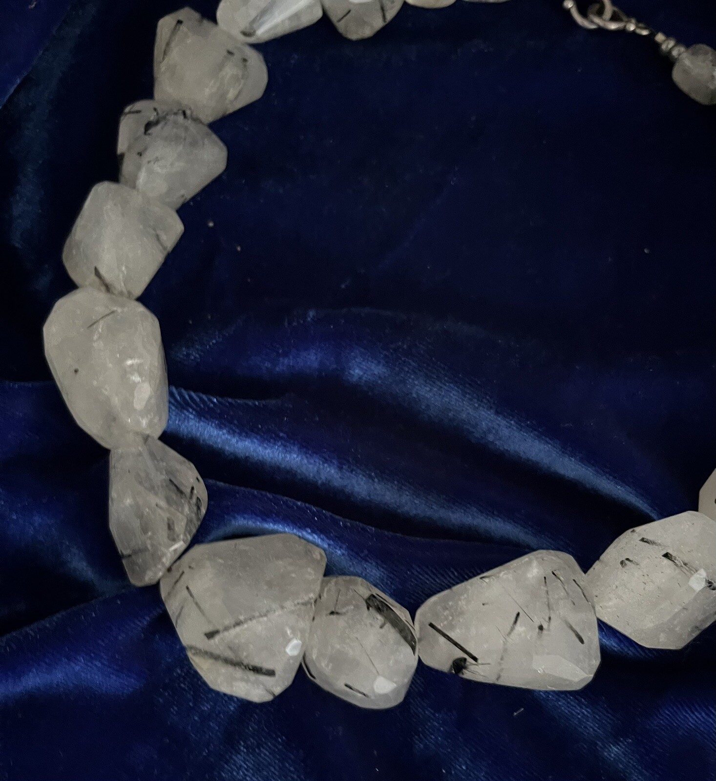 Vintage Chunky White Quartz with Black Tourmaline Inclusions 18″ Necklace Choker