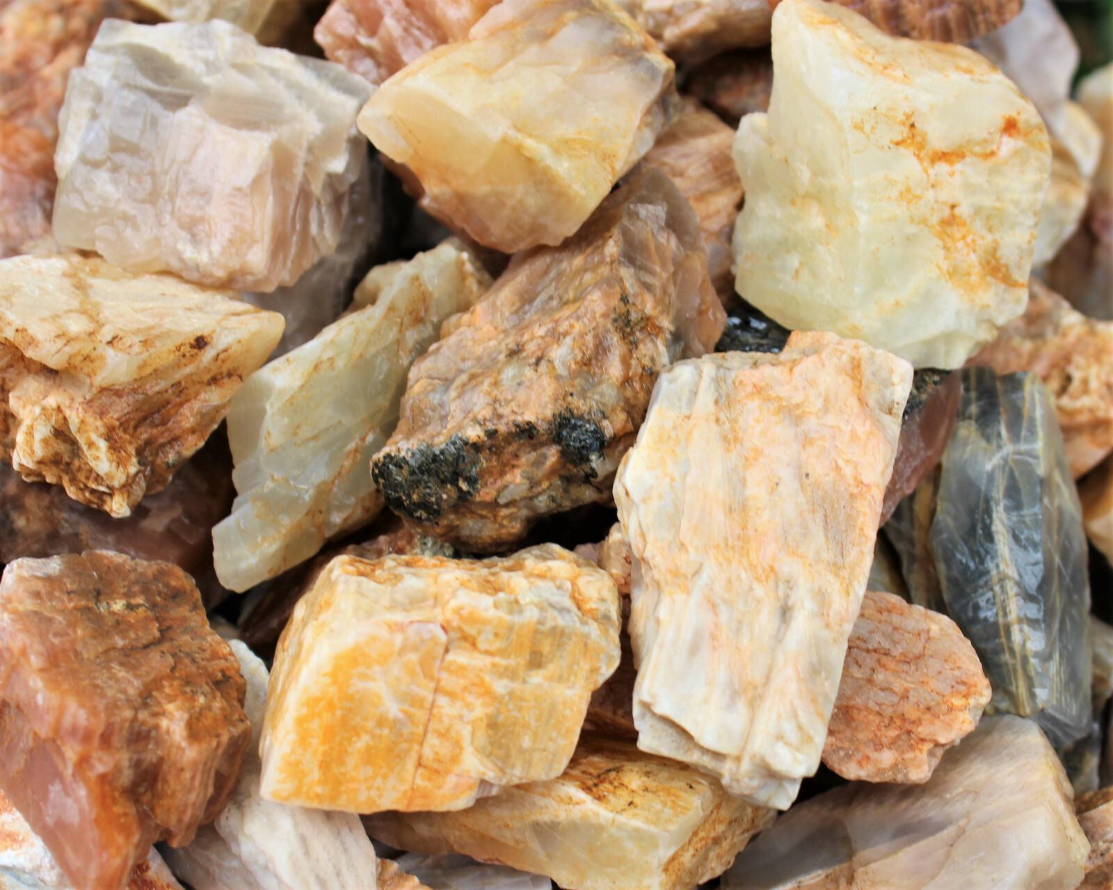 Moonstone Rough Natural Stones (Raw Crystals, Black Moonstone, Peach Moonstone)