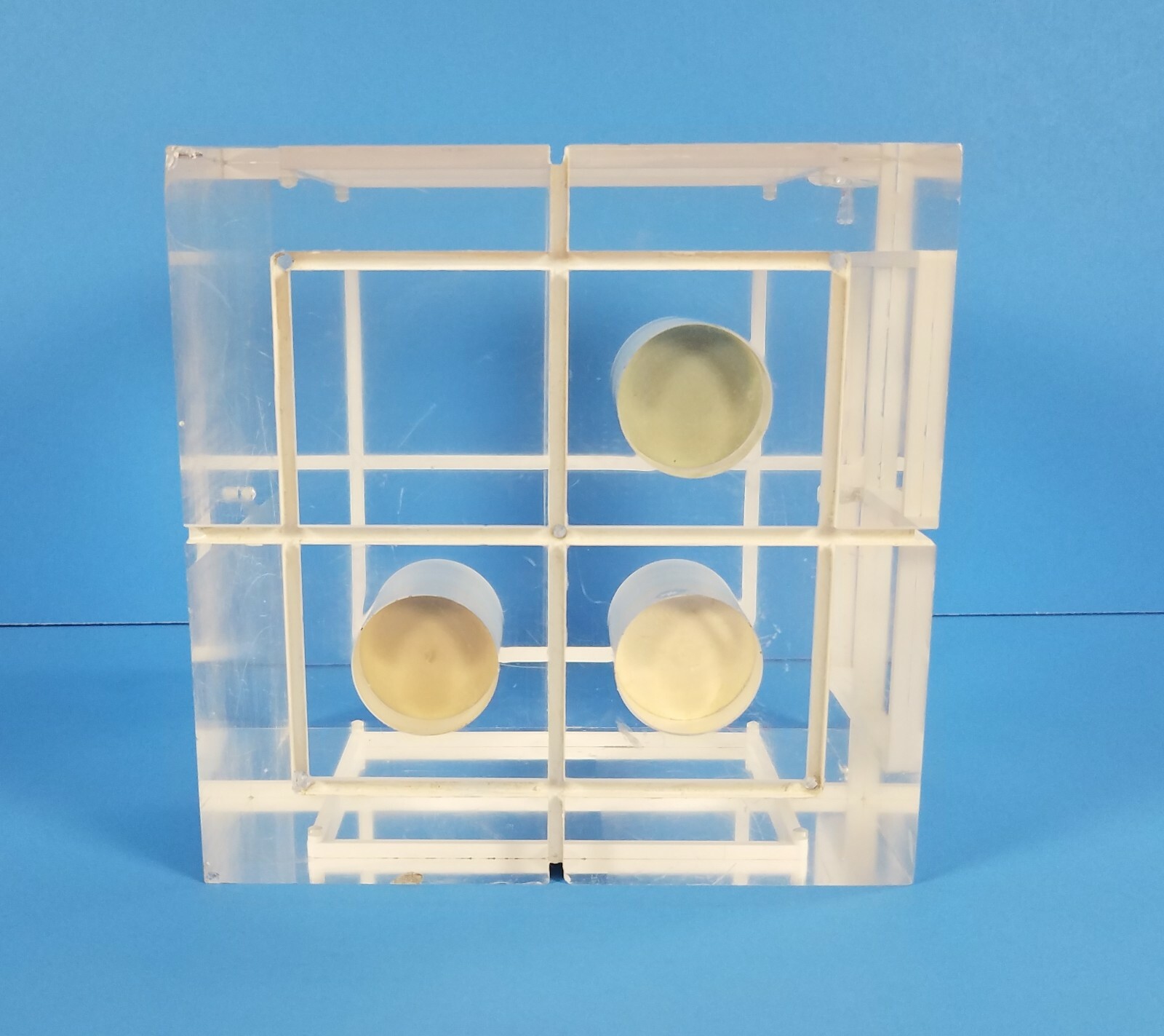 ISIS QA-1 Phantom Cube. . Acrylic CONDITION USED 5 9/16 in x 5 91/6 in x 5 9/16.