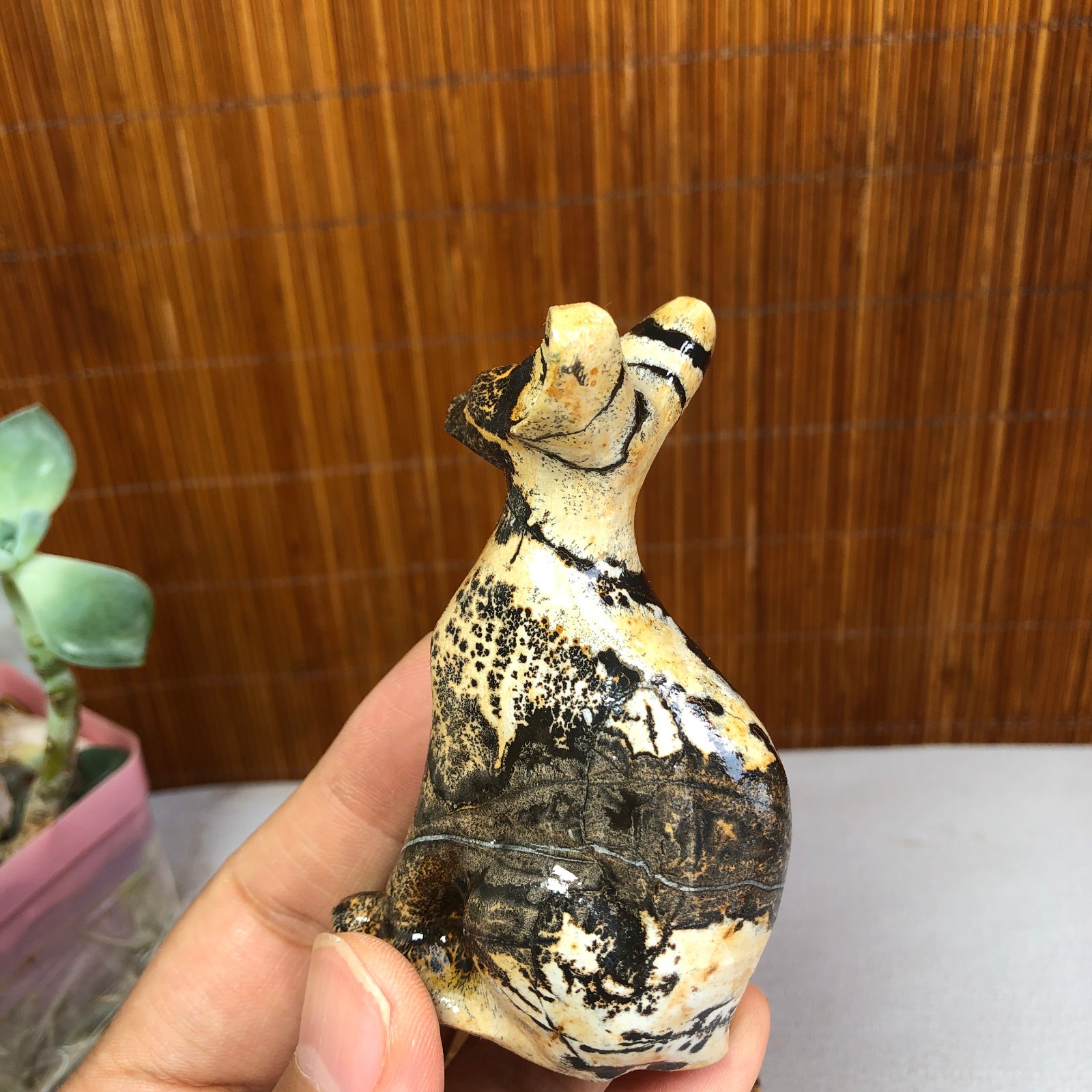 Rare Natural Traditional Chinese Painting Hand Carving Animal Model 109g g8392