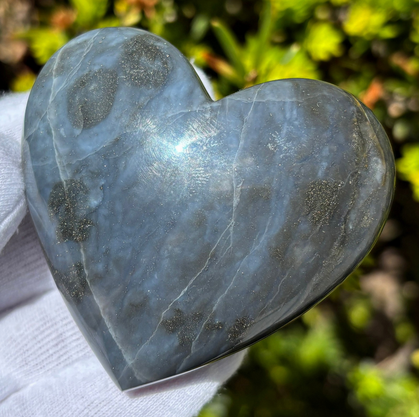 131g 2.37″ PURPLE (Dark Medium Blue) CHALCEDONY HEART PALMSTONE PALM STONE LARGE