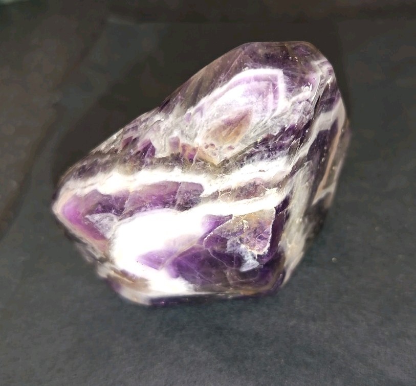 Chevron Amethyst Polished Freeform 50g – 100g