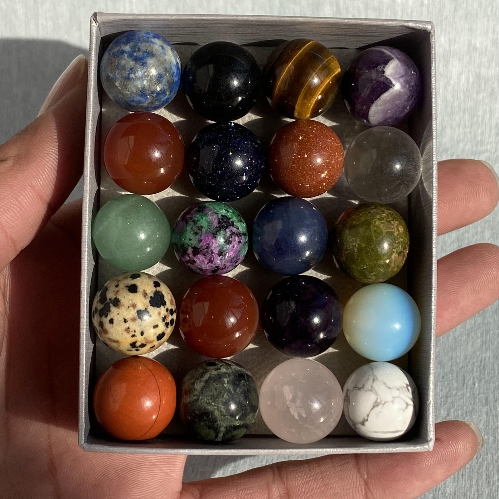 20pcs Wholesale Natural mixed Ball Quartz Crystal 15mm Sphere Reiki +box