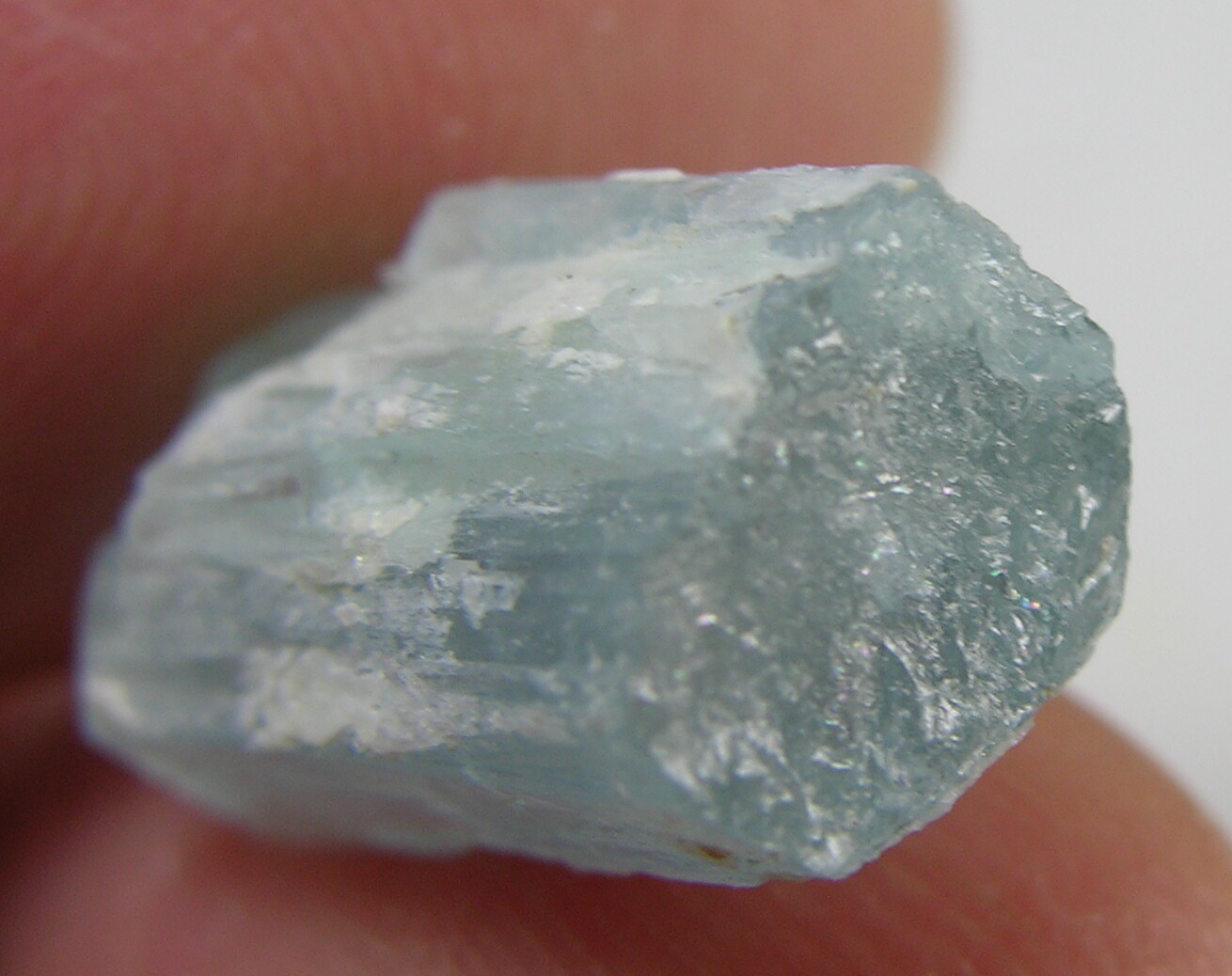 9.50ct Vietnam 100% Natural Rough Aquamarine Crystal Stick Specimen 14mm 1.90g