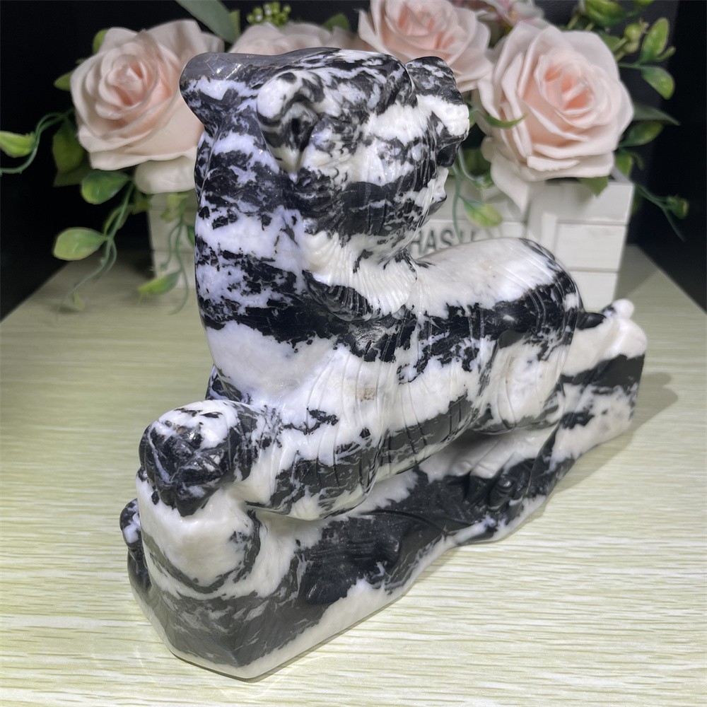 5.5LB 7.8″Black And White Zebra Jasper Lion Crystal Quartz Carving Courage Decor