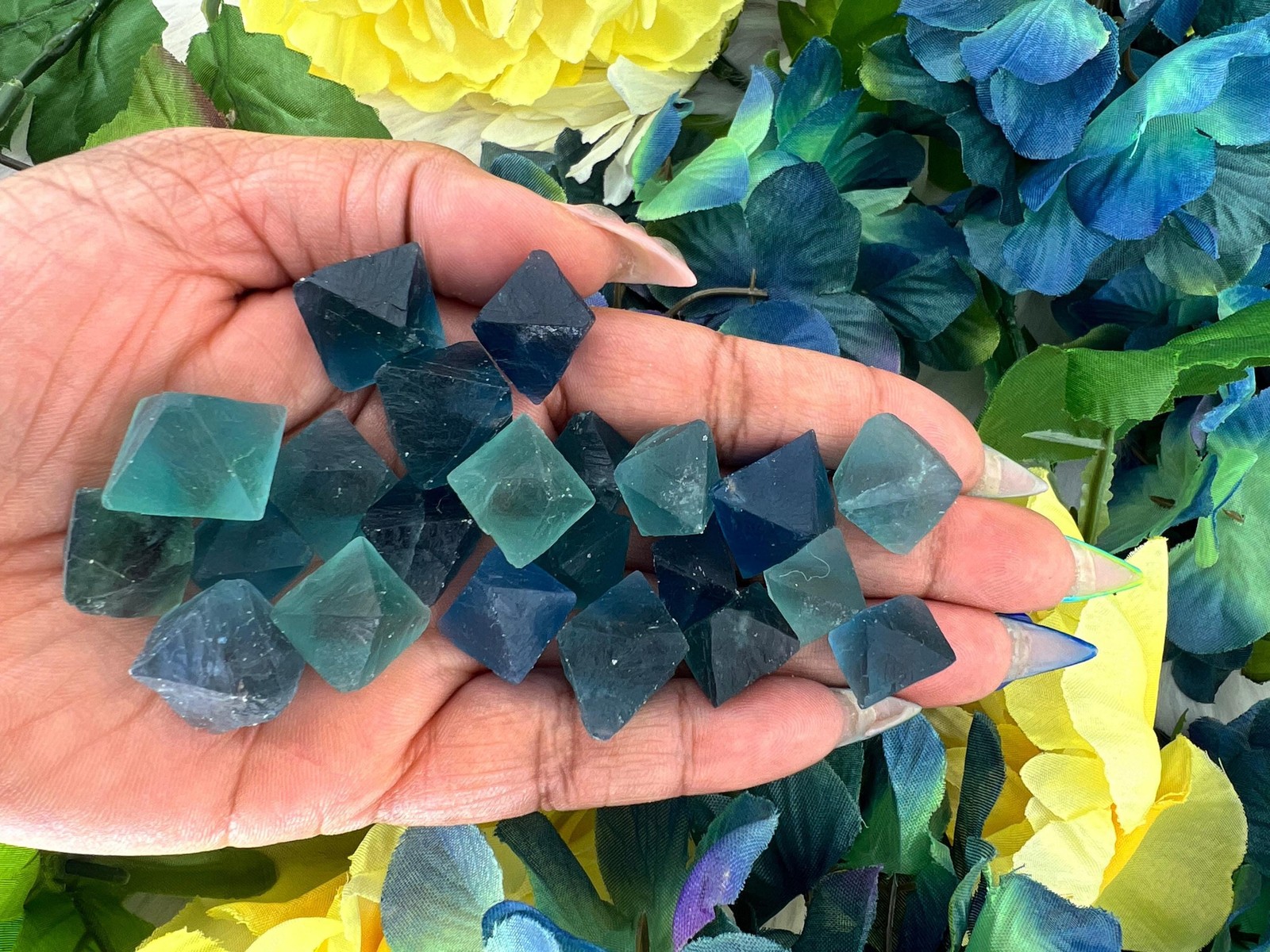 Blue fluorite octahedron – blue fluorite octahedron carving– raw blue fluorite