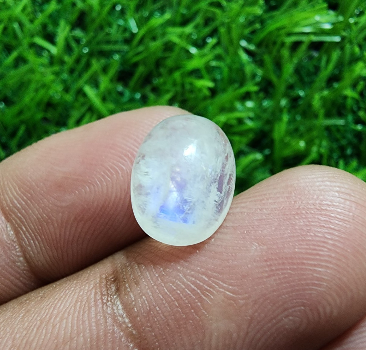 Attractive Unique Rainbow Moonstone 5.85 Crt Cabochon Oval Shape Loose Gemstone