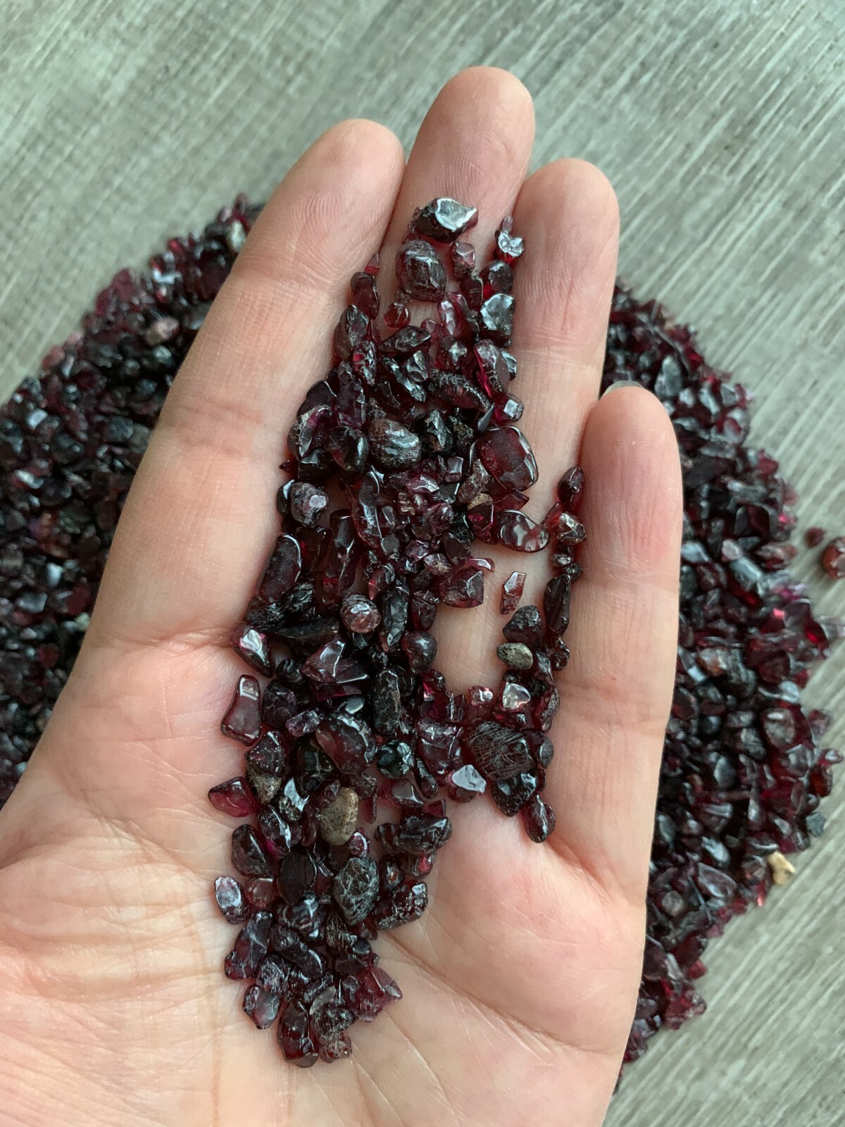 Grade A++ Garnet Semi Tumbled Gemstone Mini Chips 3 – 5 mm, Wholesale Bulk Lot