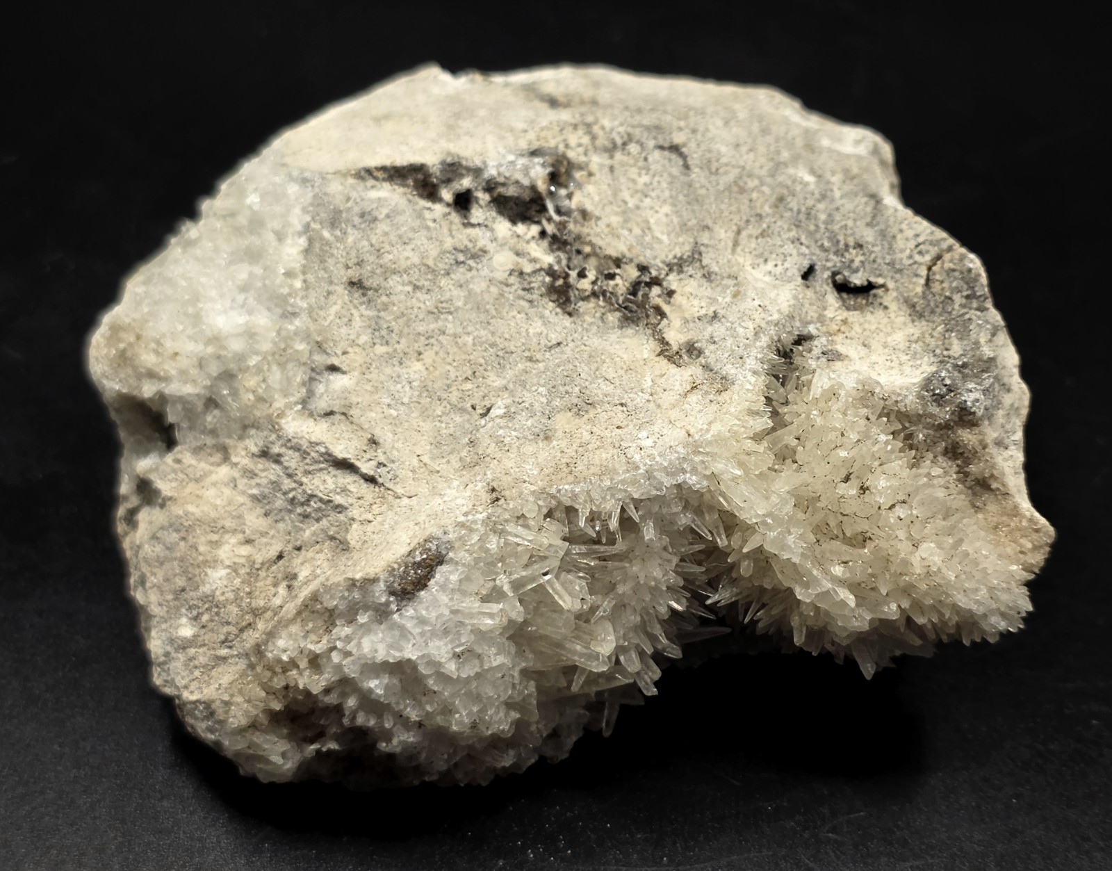 350g Vintage Florida UV Reactive Aragonite Needle Spray Crystal Specimen