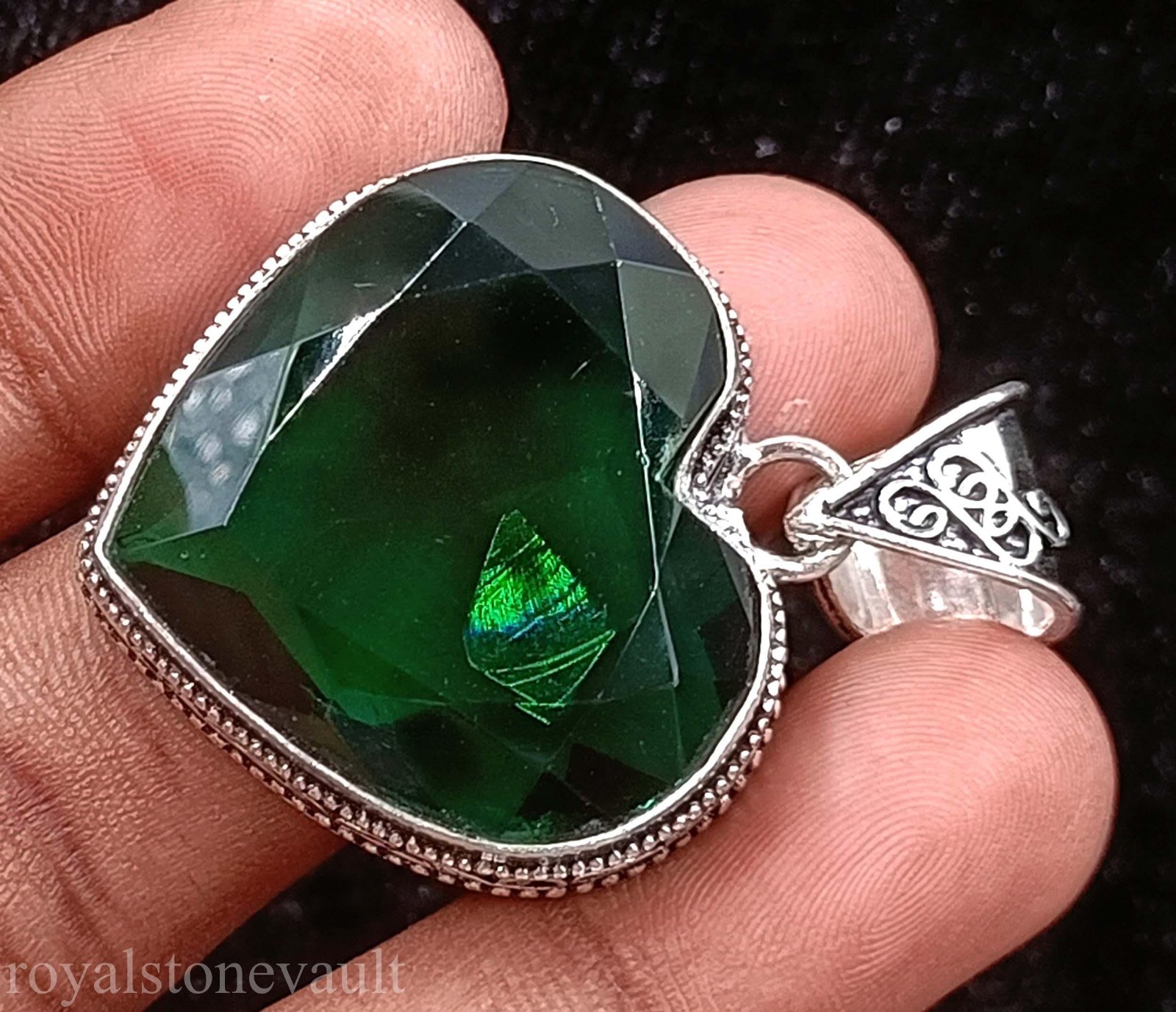 89.120 Ct Natural Green Emerald Pendant 42x9mm Heart 925 Sterling Silver 5ANI