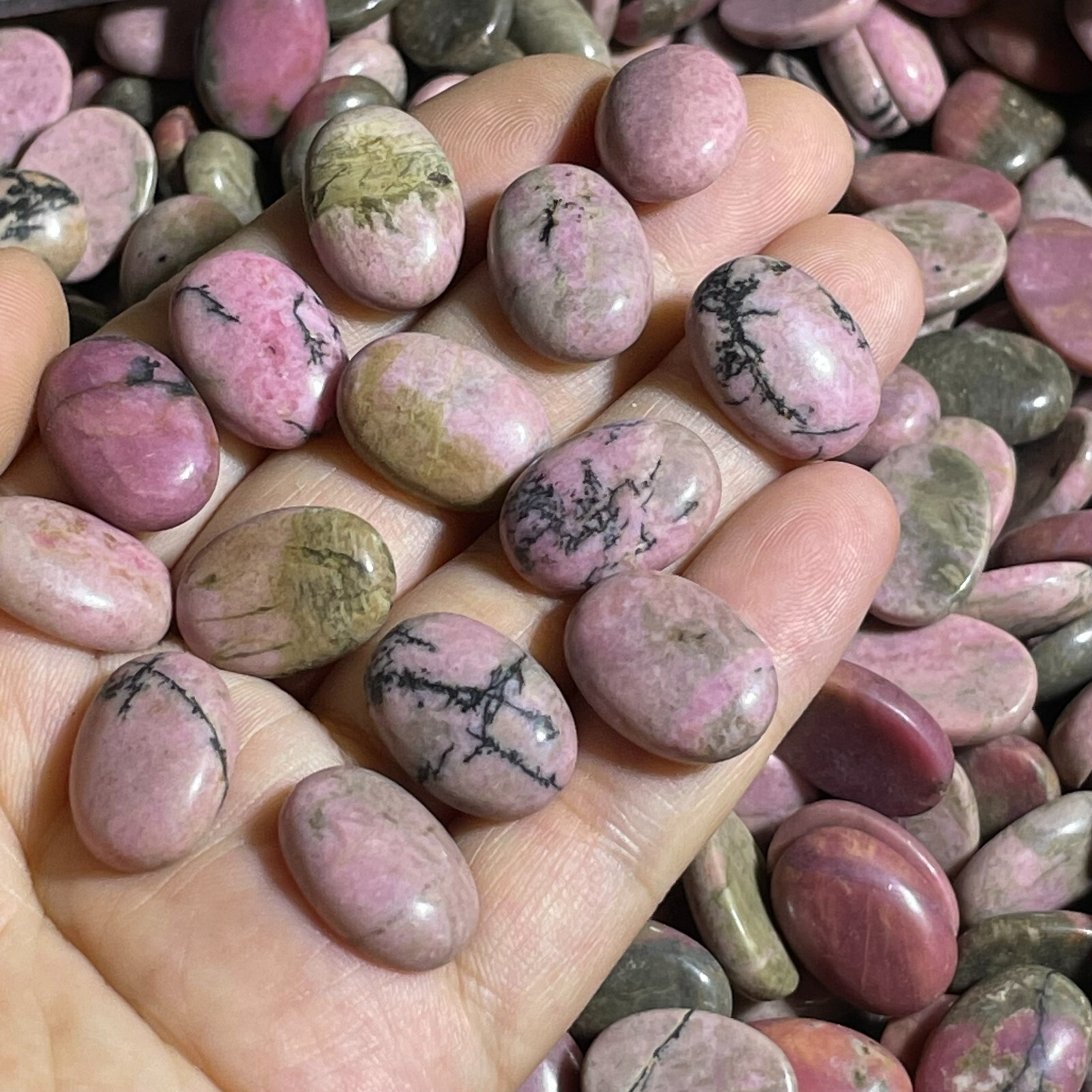 10pcs 18mm Natural Rhodonite Quartz crystal Oval Cabochon Loose Gem stone random