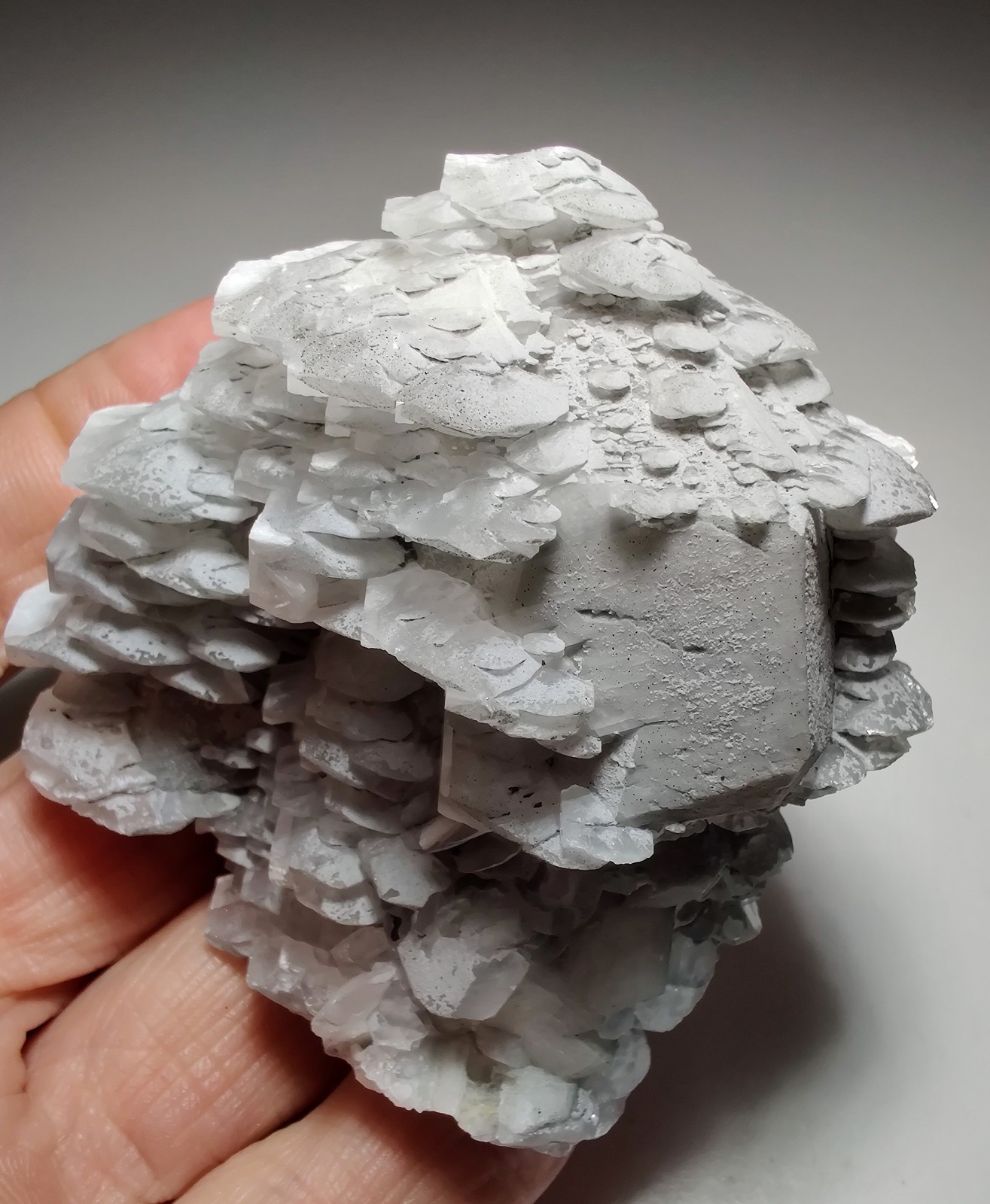 Poker-chip Calcite, excellent specimen, fluorescent. Charcas, Mexico. 217 grams.