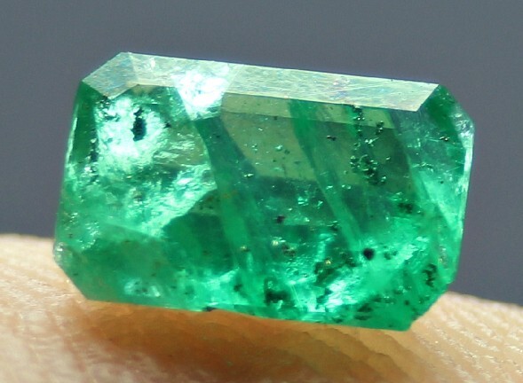 Eye Clean Natural Emerald-Swat Mine 1.20 carat-Minor oil Vivid Green Emerald