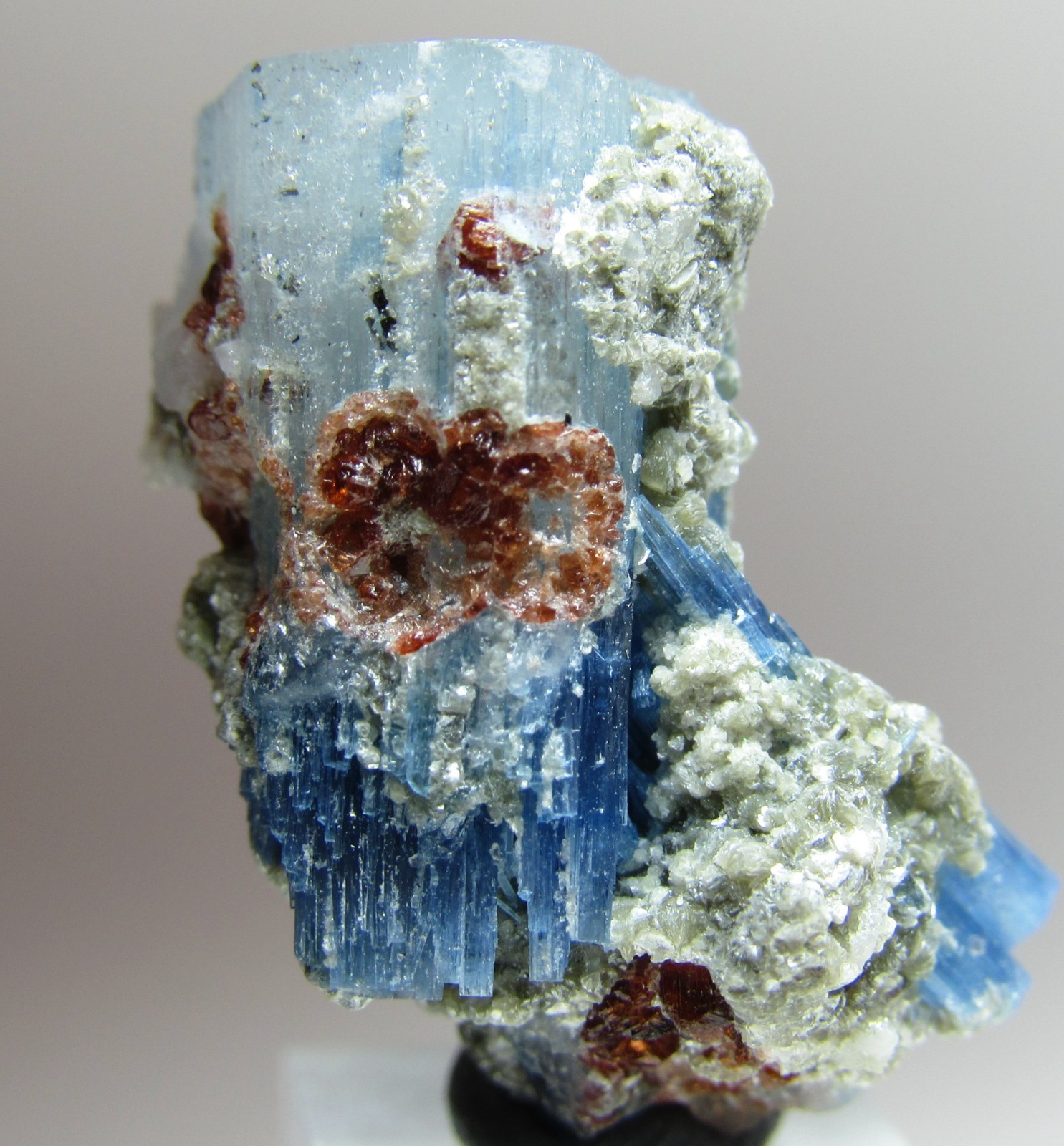 MIRACULOUS RARE ALKALI-RICH AQUAMARINE BERYL W/ GARNET!!! NEW FIND PAKISTAN