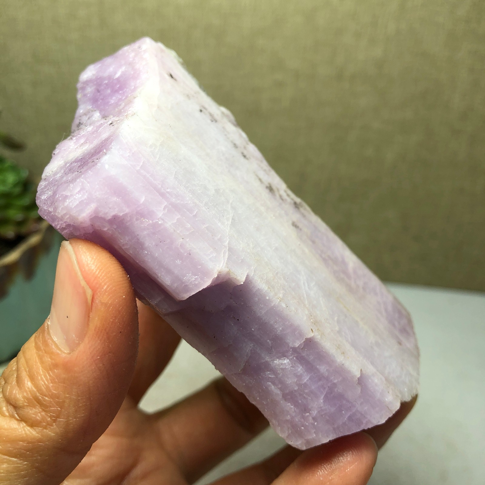 78mm Natural Kunzite Crystal semi-precious rough original Specimen 191g A4197