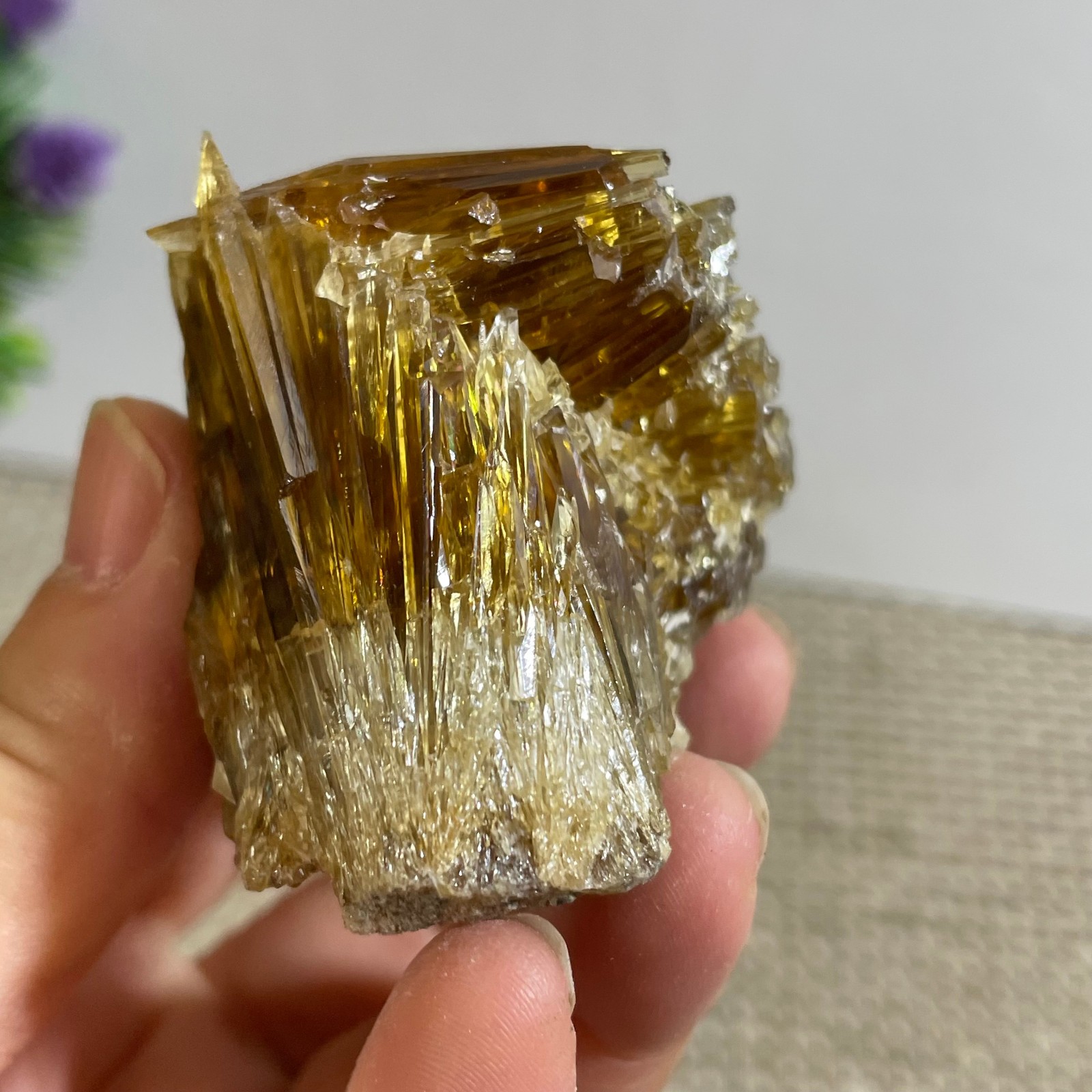 New Find Rare Amber Calcite Phosphorescent Mineral Specimen 106g