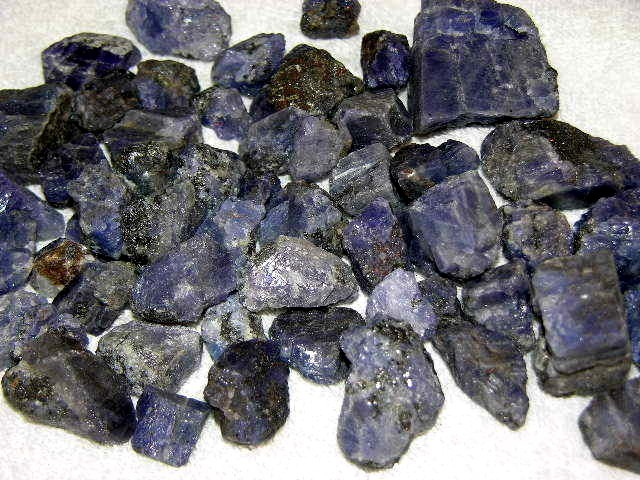 Tanzanite crystal all natural mixed grade 10-45mm 1/4 pound lots 4-15 piece