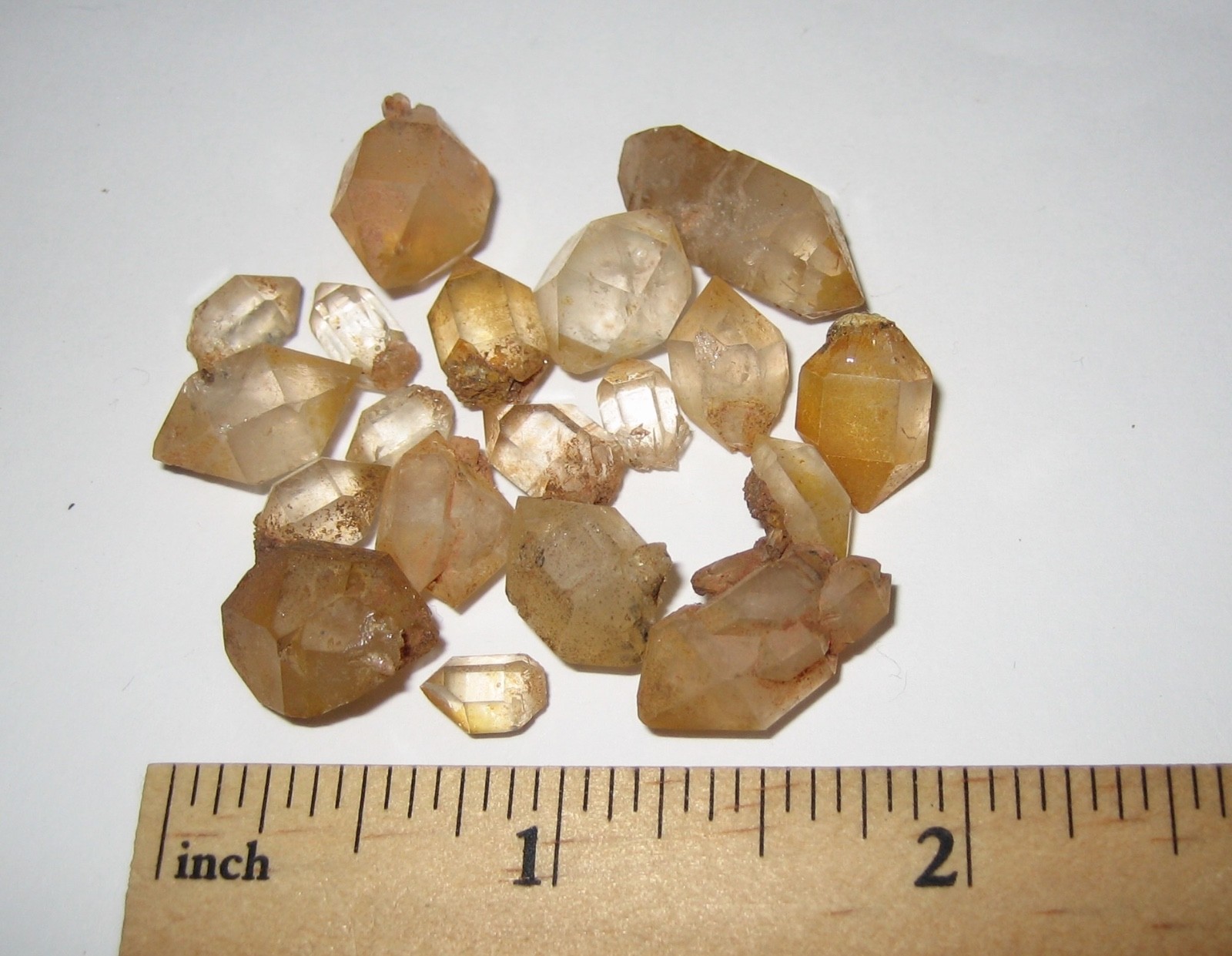 19 NATURAL 0.3″- 0.8″ GOLDEN HEALER DIAMOND QUARTZ CRYSTALS CT, USA 19.5grams *2