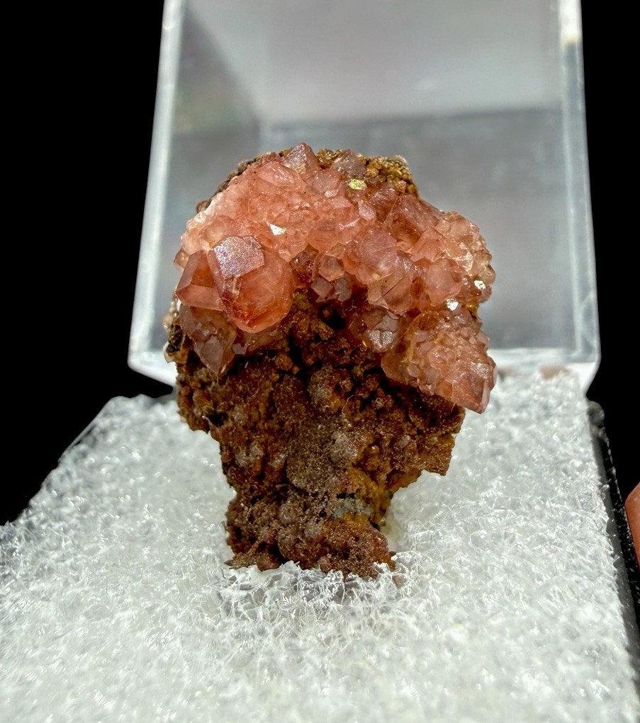 Rhodochrosite & Caryopilite : N’Chwaning Mine . North Cape , South Africa 🇿🇦