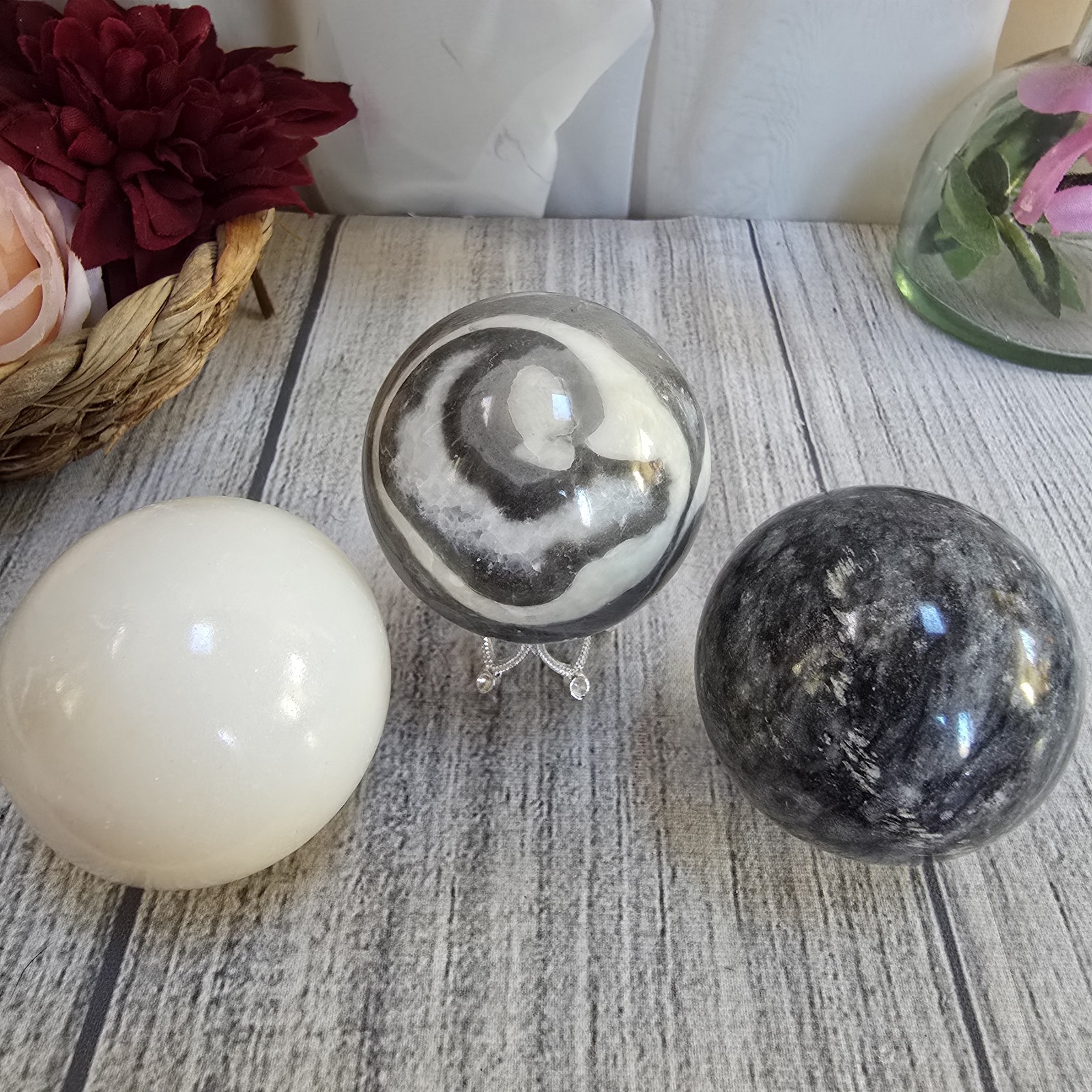 51mm Shell stone & White Calcite sphere lot (lr1)