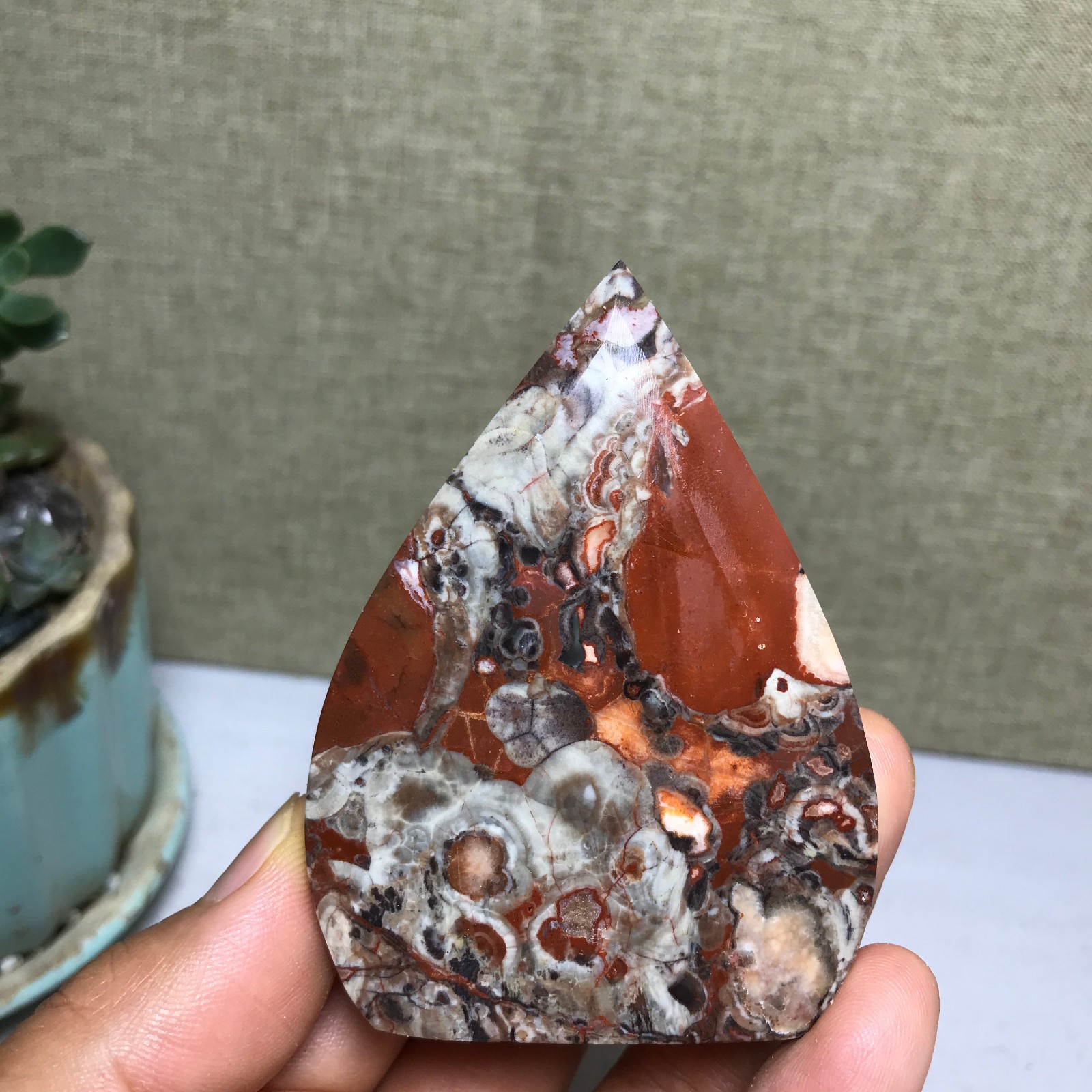 Natural Indonesian Bloodstone agate point leaf Crystal specimens 72g A5152