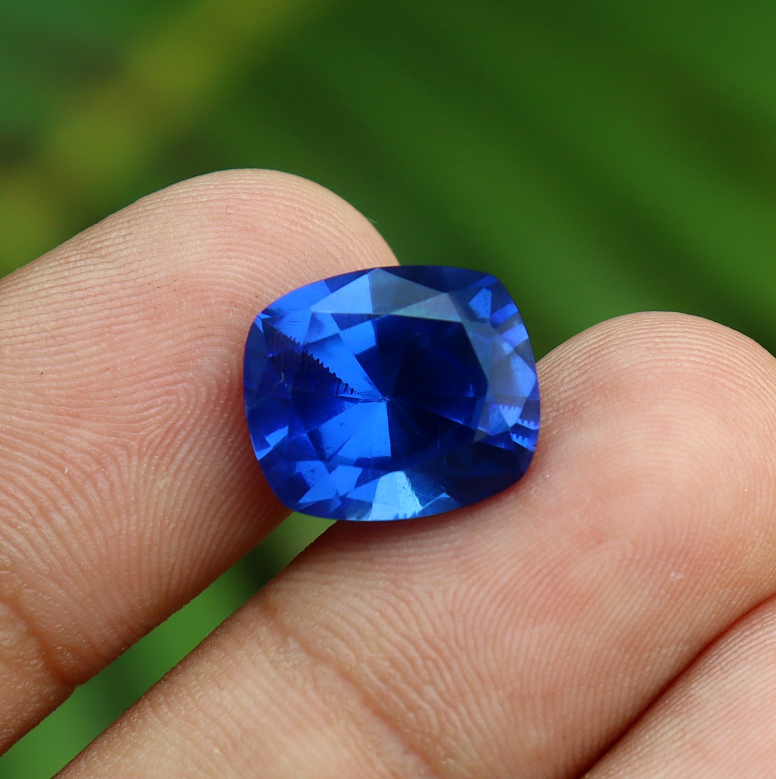 Beautiful Loose Gemstone Natural Blue Sapphire 11 CT Certified Cushion Cut