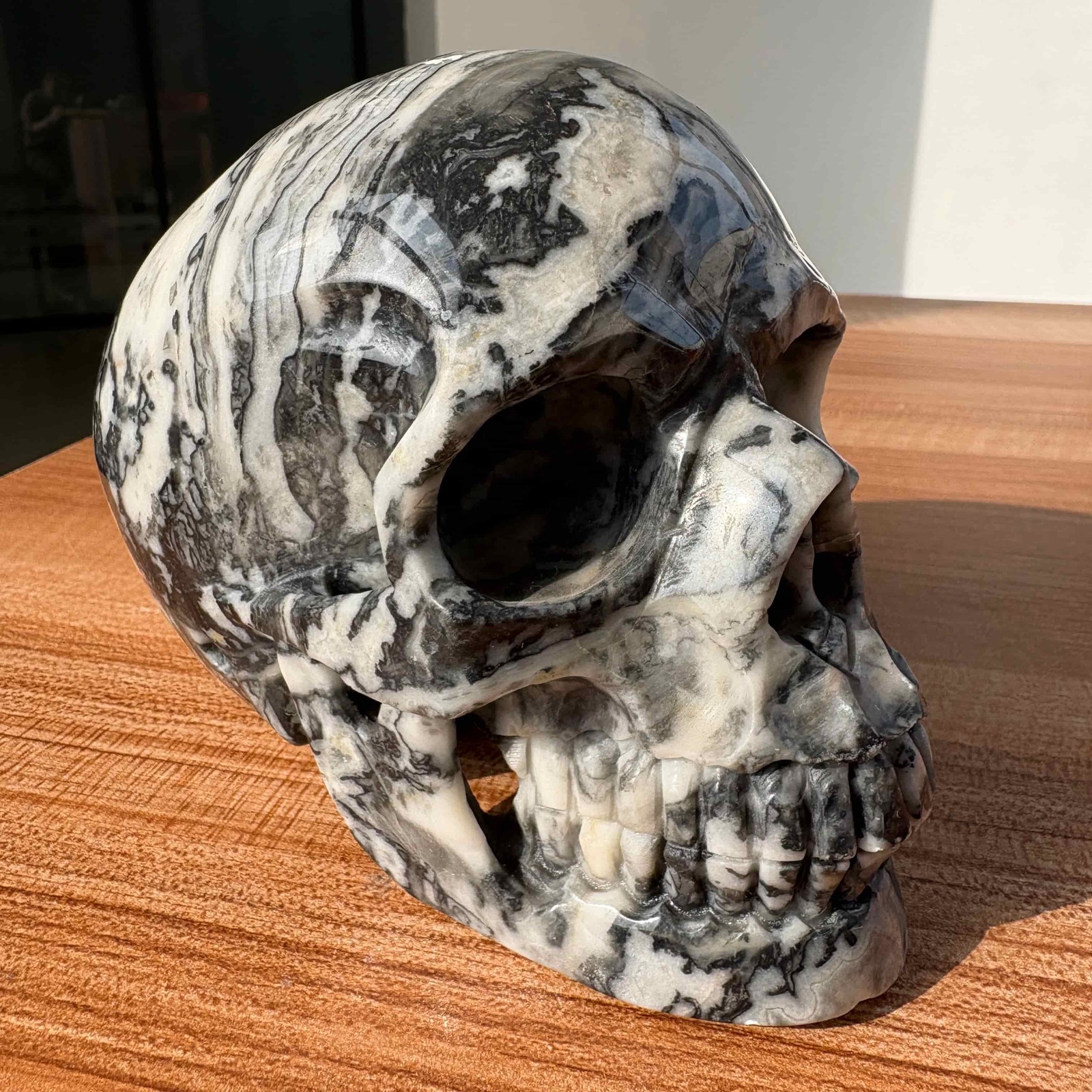 4.1LB 5.1″ Natural Black Zebra Jasper Skull Healing Crystal Reiki Home Decor