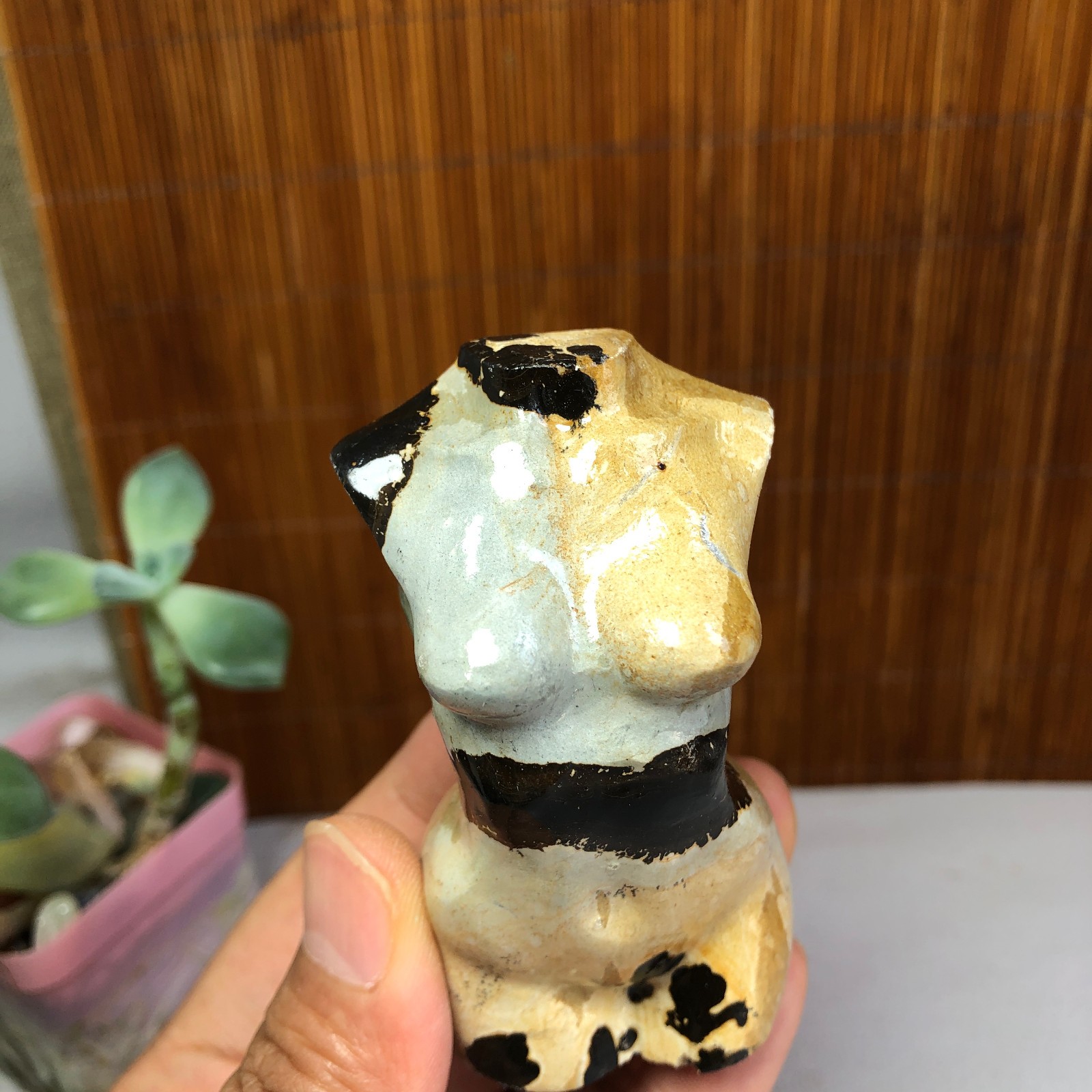 Rare Natural Traditional Chinese Painting Hand Carving female Model 119g g8404