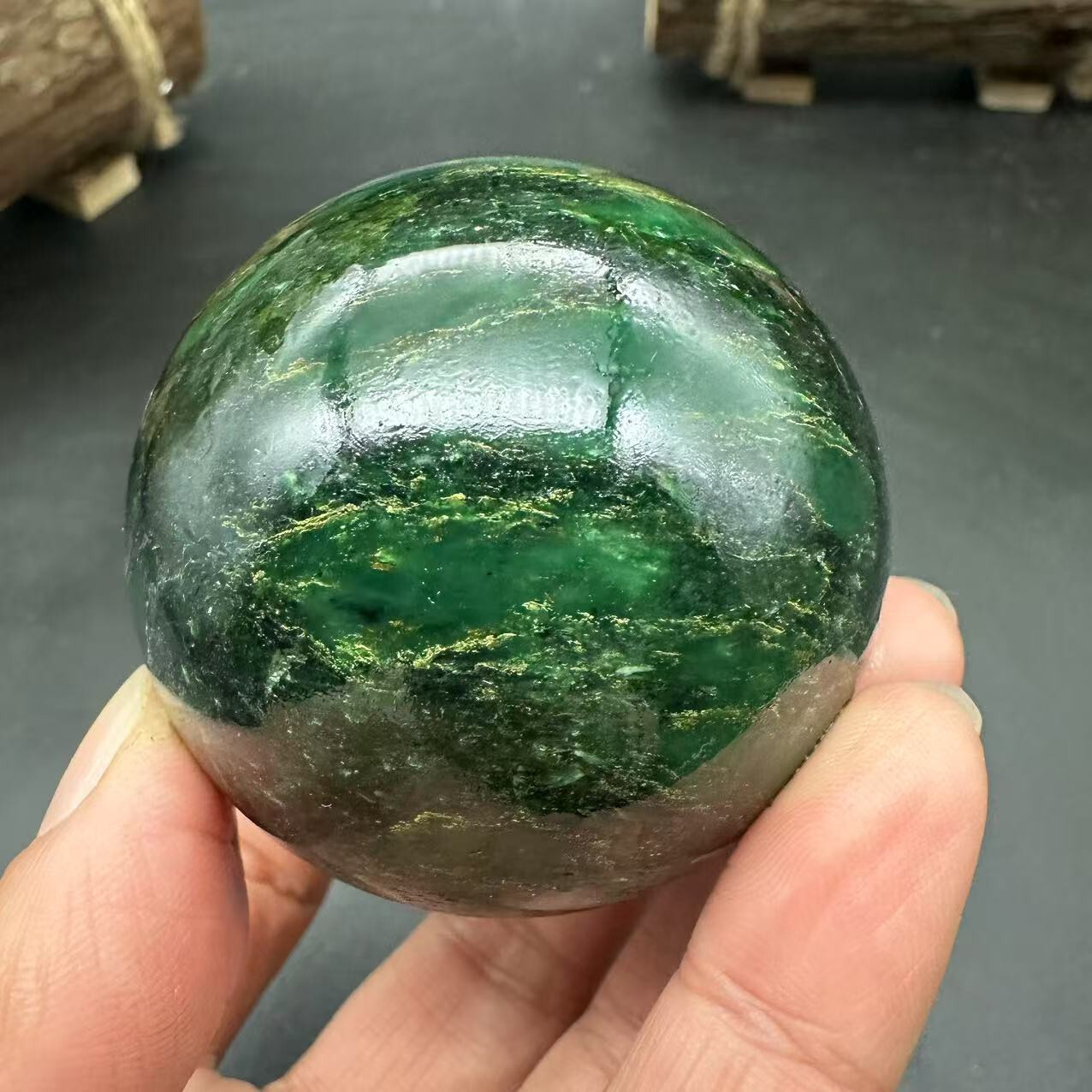 1pc Natural emerald Quartz Ball Crystal polished Sphere Healing energy gift 50mm