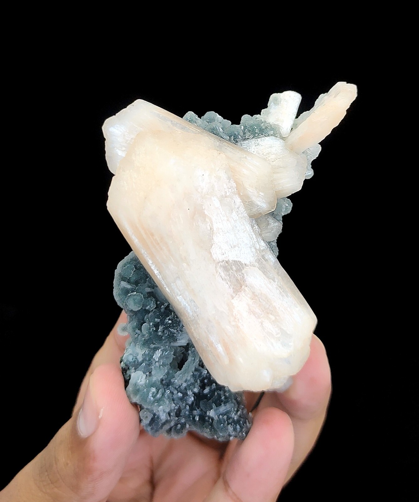 Natural Bow Tie Stilbite On Chalcedony Minerals #113