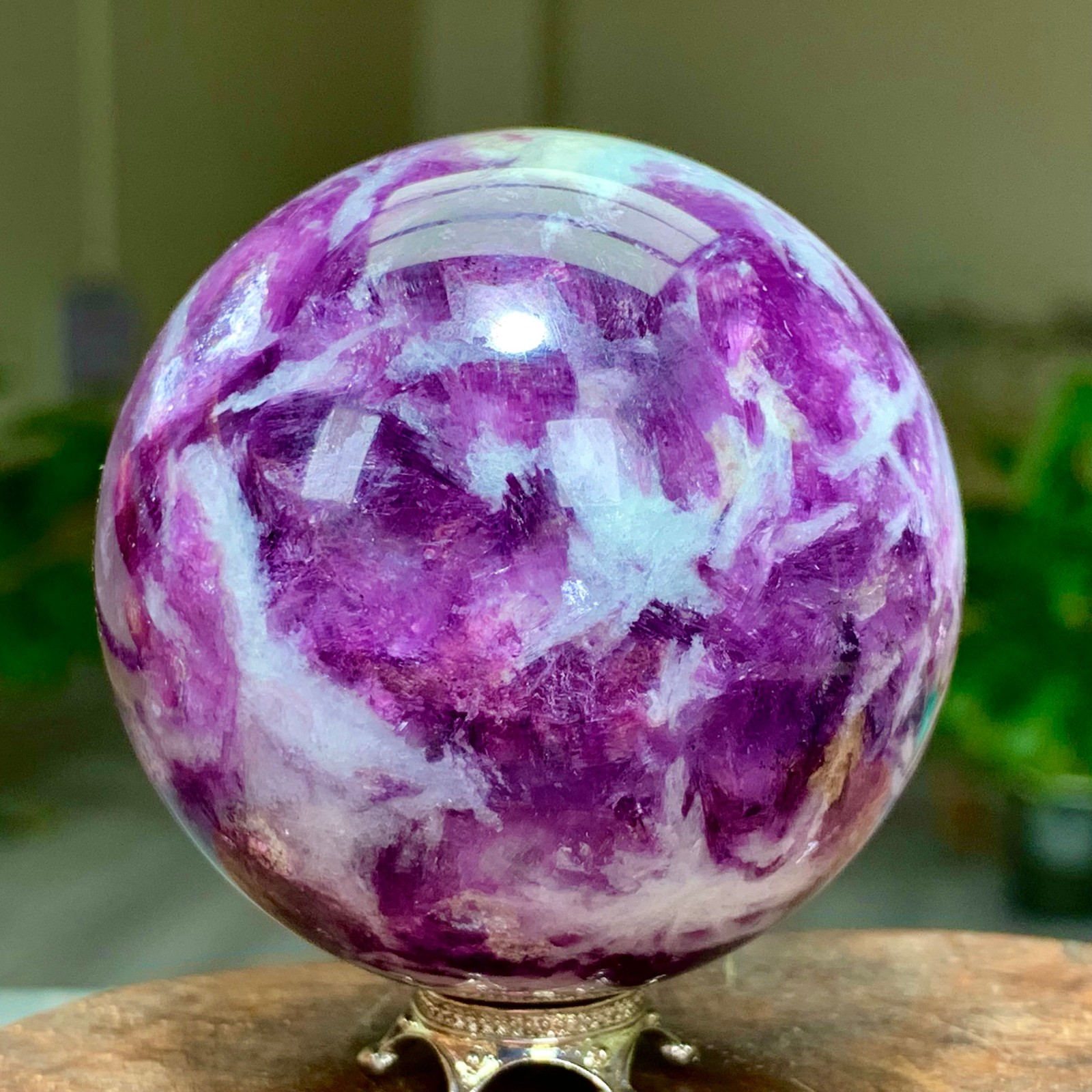 265G Natural Beautiful Purple Lithium Mica Crystal Spherical Mineral Sample