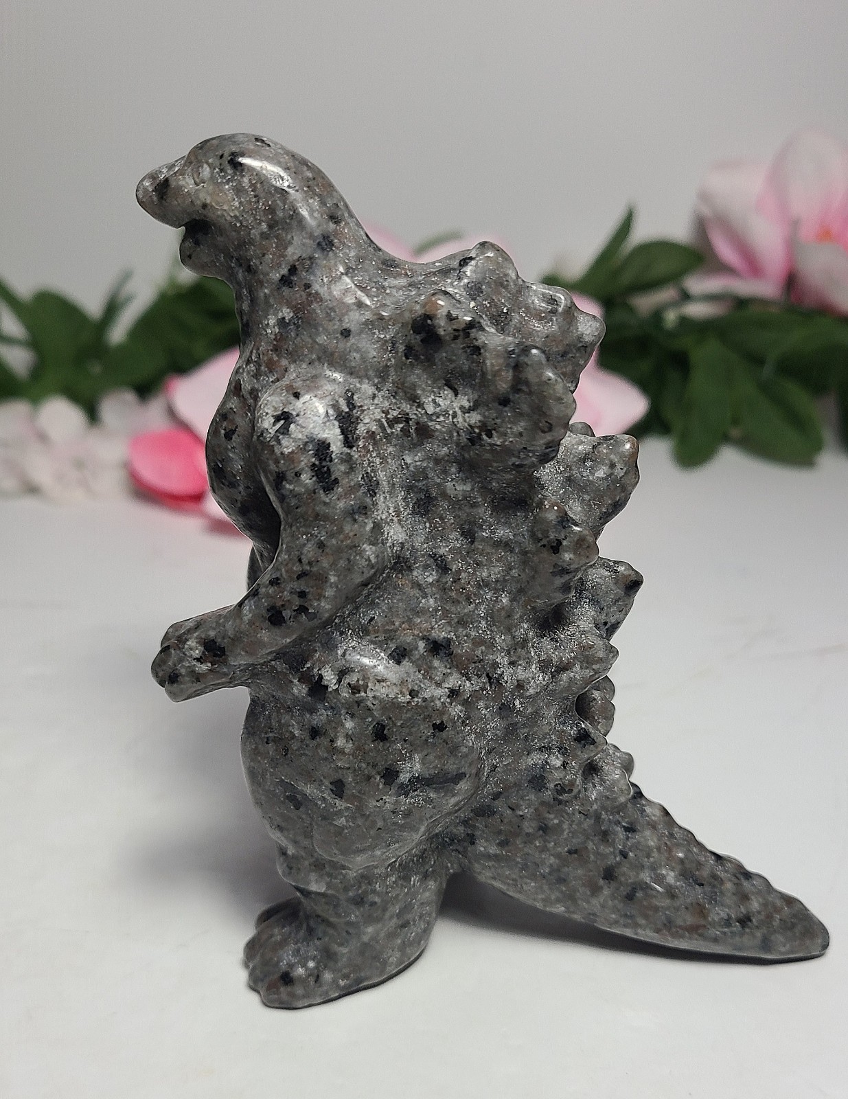 4.6″ 364g Awesome UV Reactive Yooperlite Godzilla Crystal Stone Carving Statue