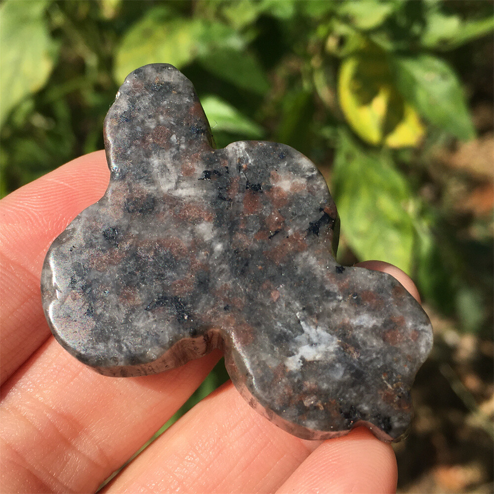 1.5″ Natural Yooperlite snake skull carved quartz crystal skull healing 1pc