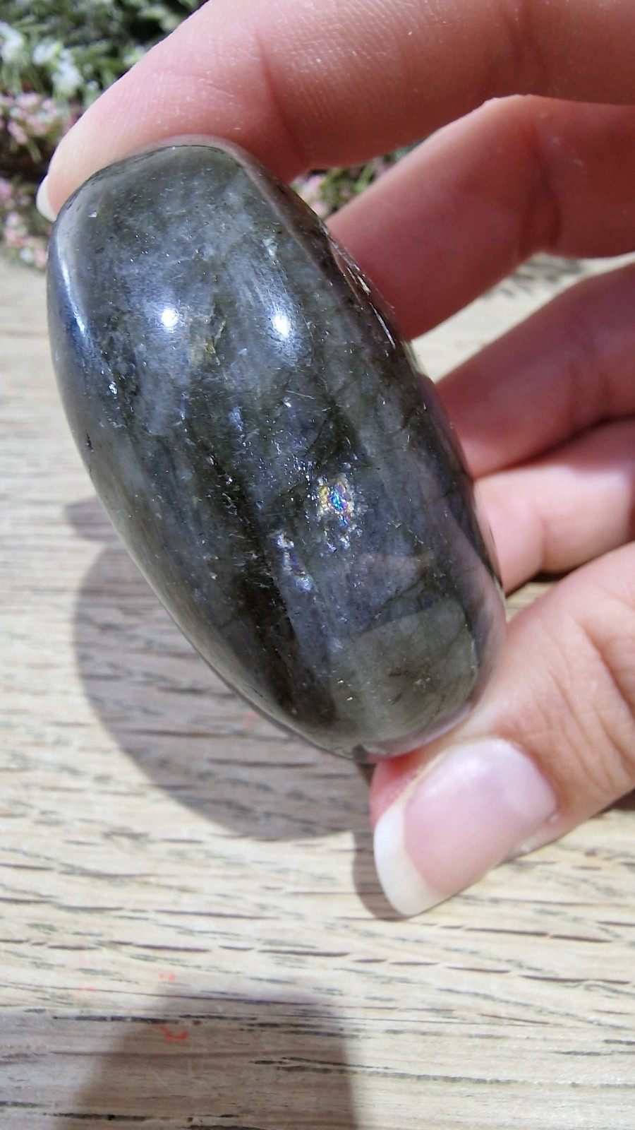 Labradorite Crystal Palmstone Multicoloured Flash 99g