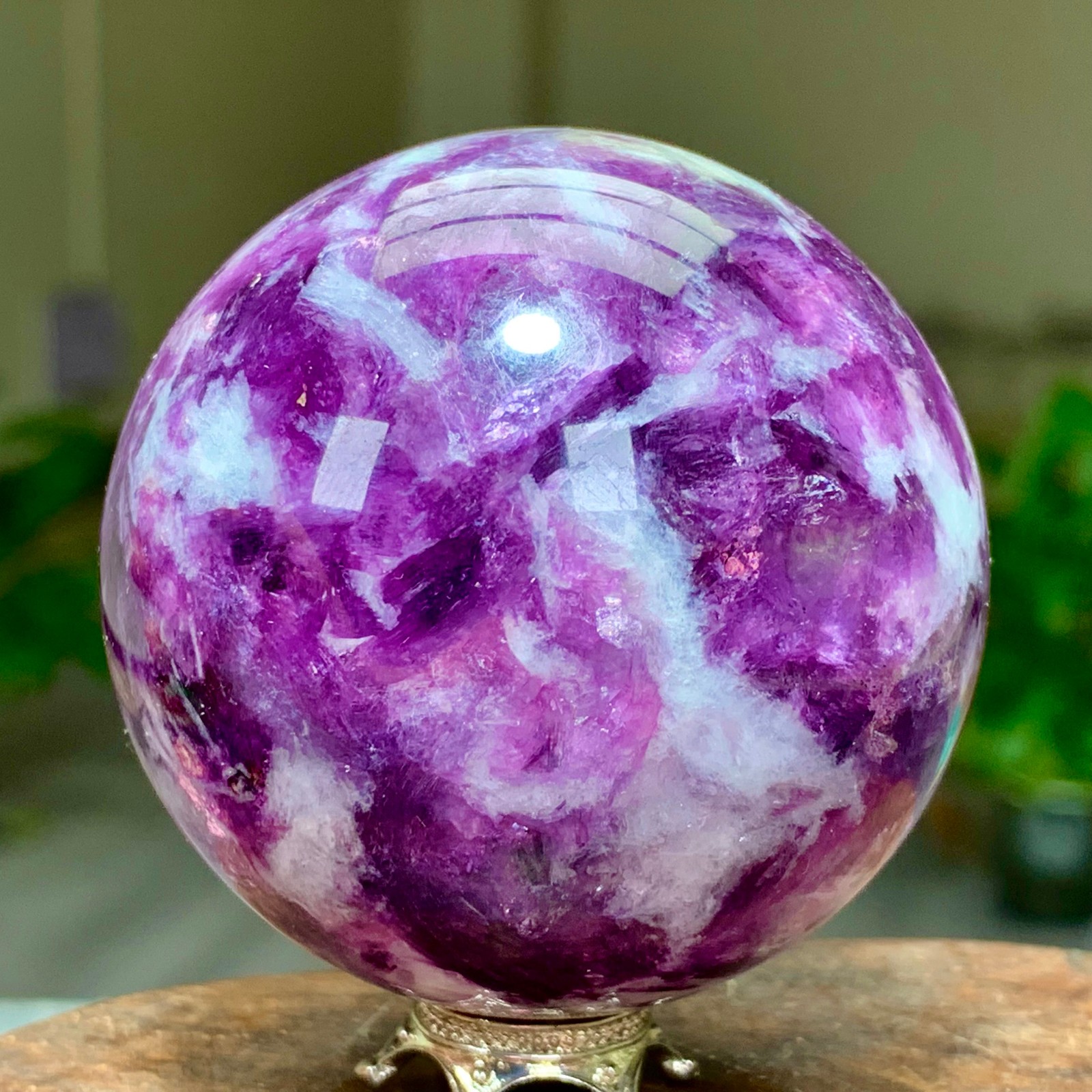 265G Natural Beautiful Purple Lithium Mica Crystal Spherical Mineral Sample