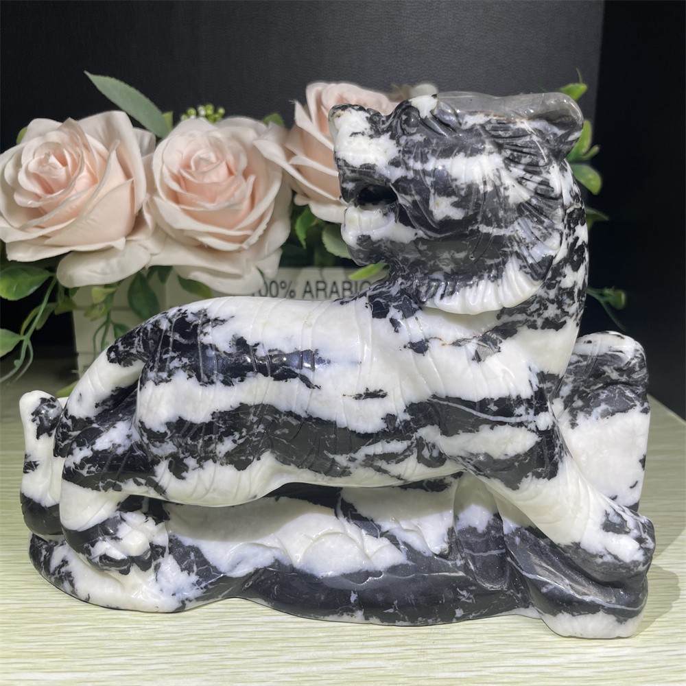 5.5LB 7.8″Black And White Zebra Jasper Lion Crystal Quartz Carving Courage Decor