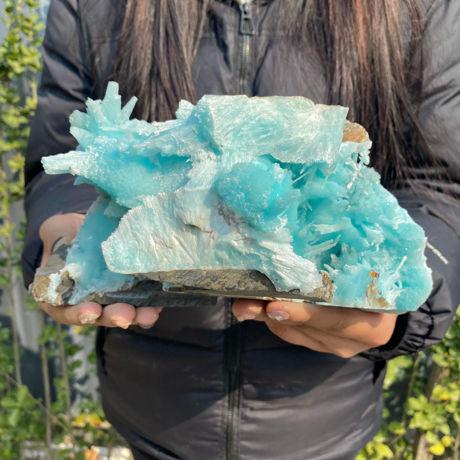 4.11LB Natural Clear Blue-vein Crystal stone Rare Mineral Specimens China