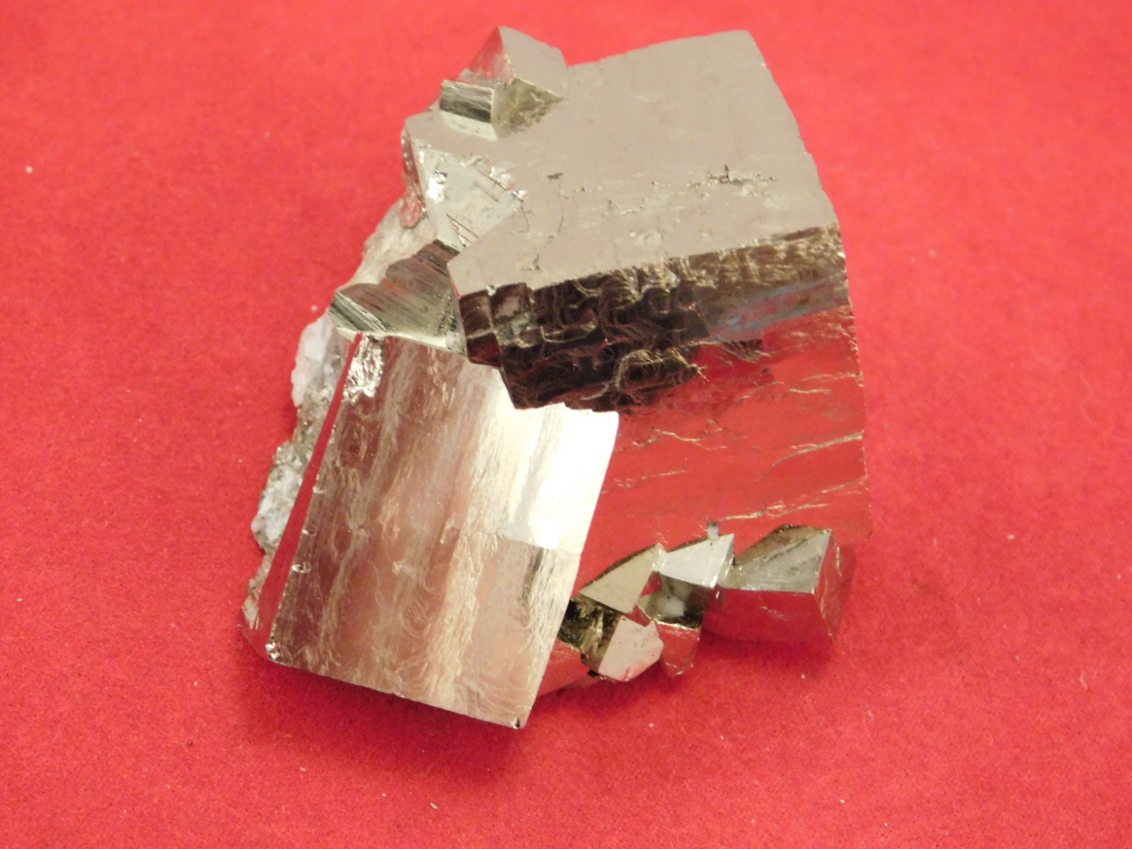 PYRITE Crystal CUBE Cluster 100% Natural Huanzala Mine Peru 84.9gr