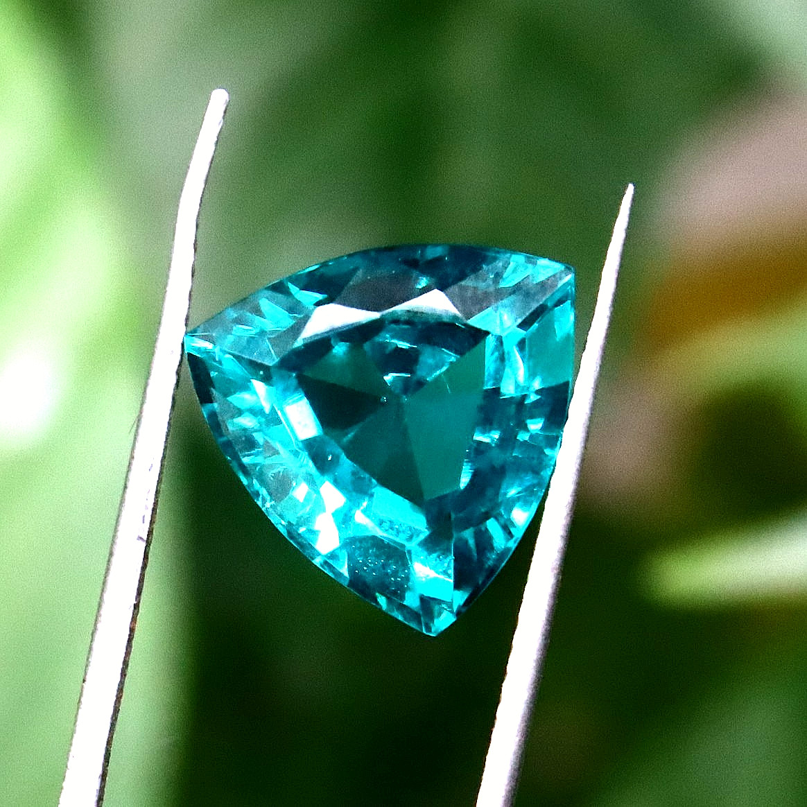 10 Ct Trillion Cut D-Green Sapphire certified Loose Gemstone With Free Gift