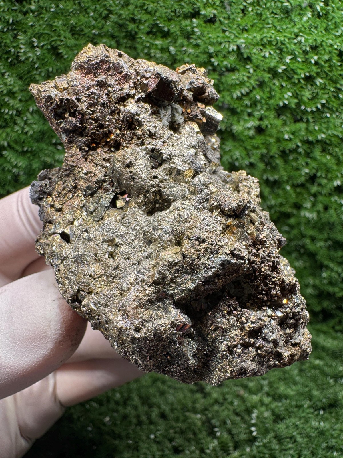 Super SHINY! Amazing IRIDESCENT PYRITE! with many rainbows! / F562