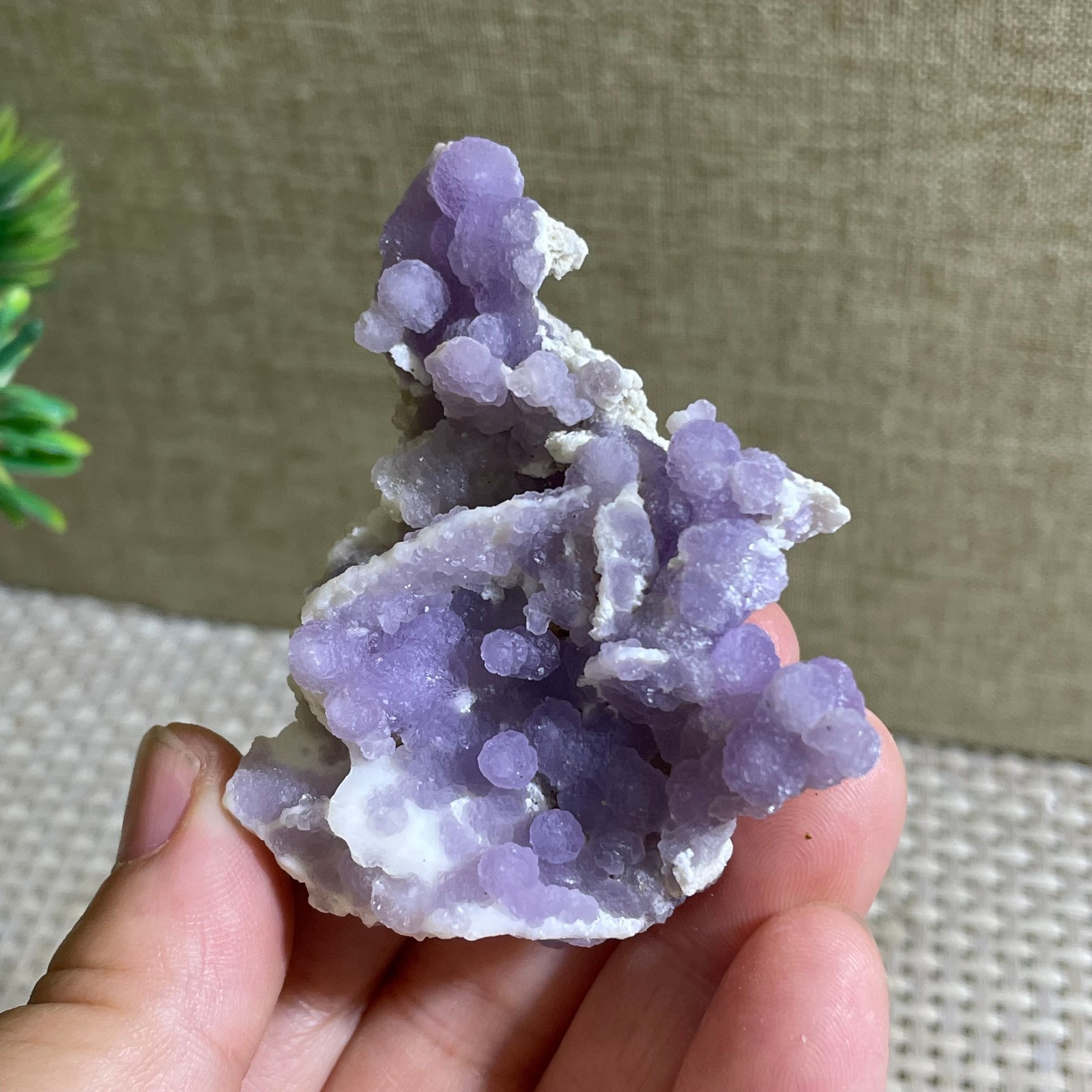 37g Purple stone, grape agate, quartz crystal, granular mineral