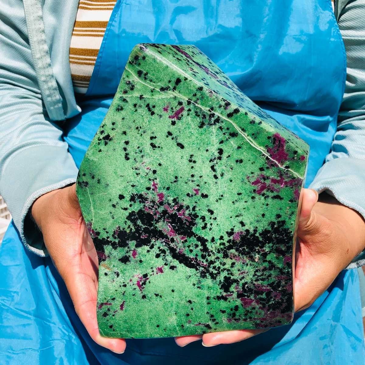 2910g Natural red and green treasure mineral specimen MH1942