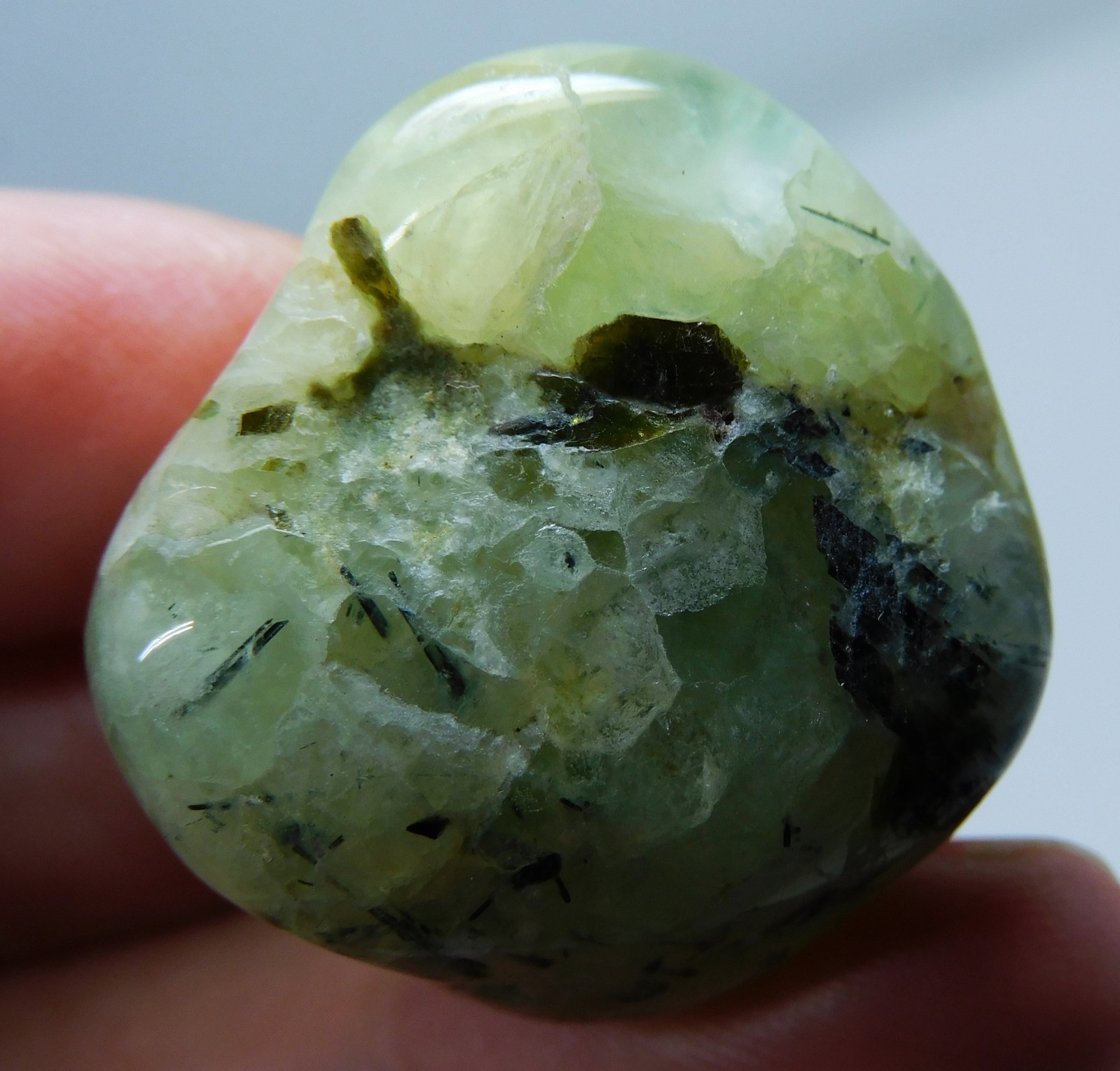 Chrysoprase tumble gemmy from Australia high grade
