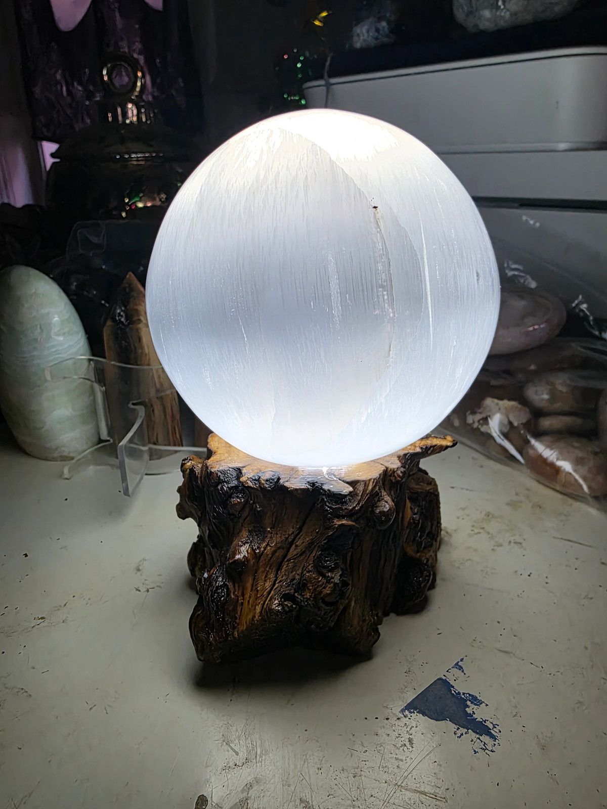 Jumbo selenite sphere with led light! 2.8 pounds, 95mm, 3.7 inches
