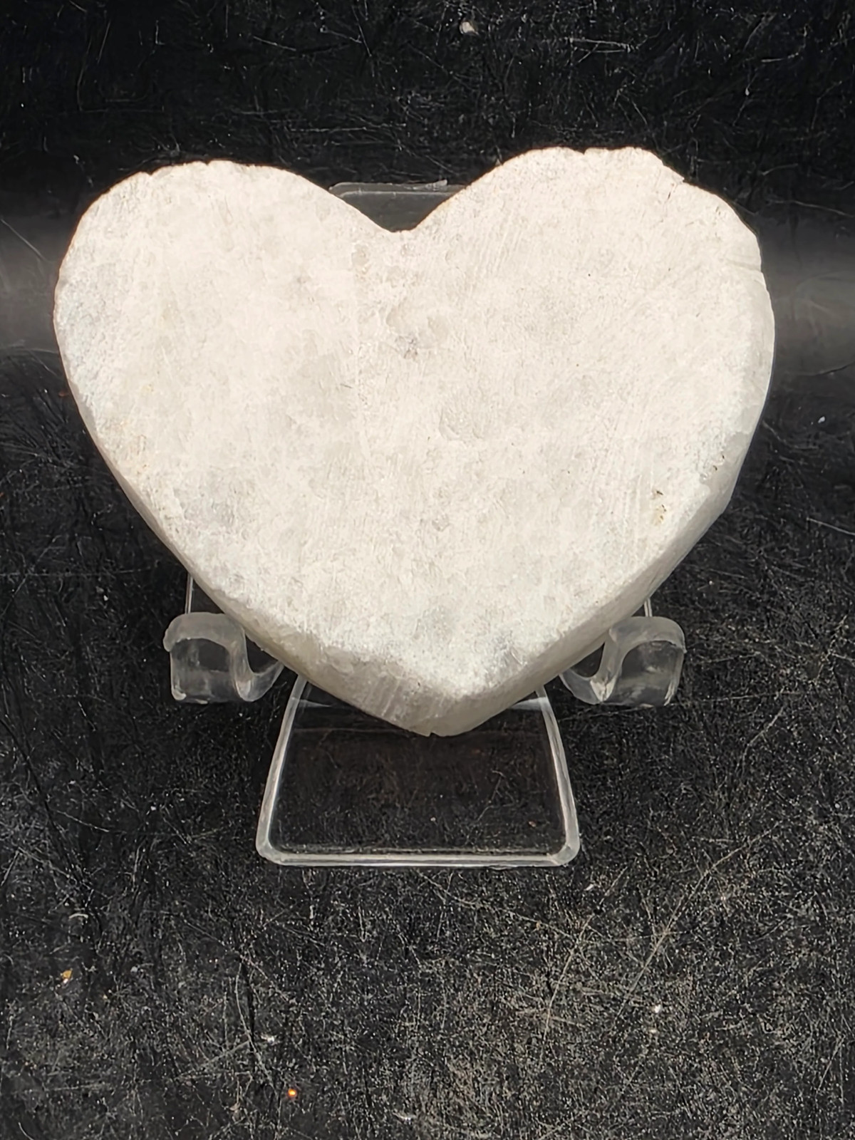 White pearl aura quartz heart! 3.4 ounces, 2.5 inches wide, 2.1″ tall