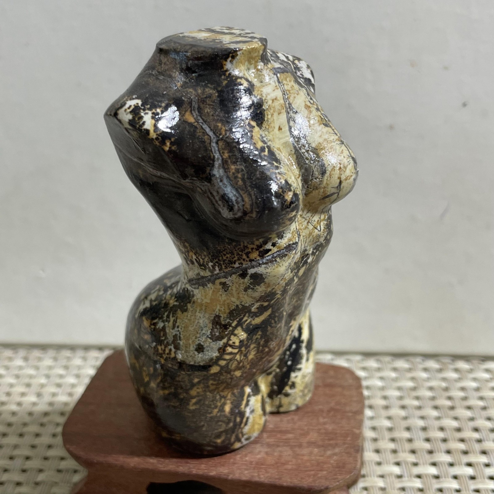 Rare 156G Traditional Chinese PaintingHand Carving Female Model
