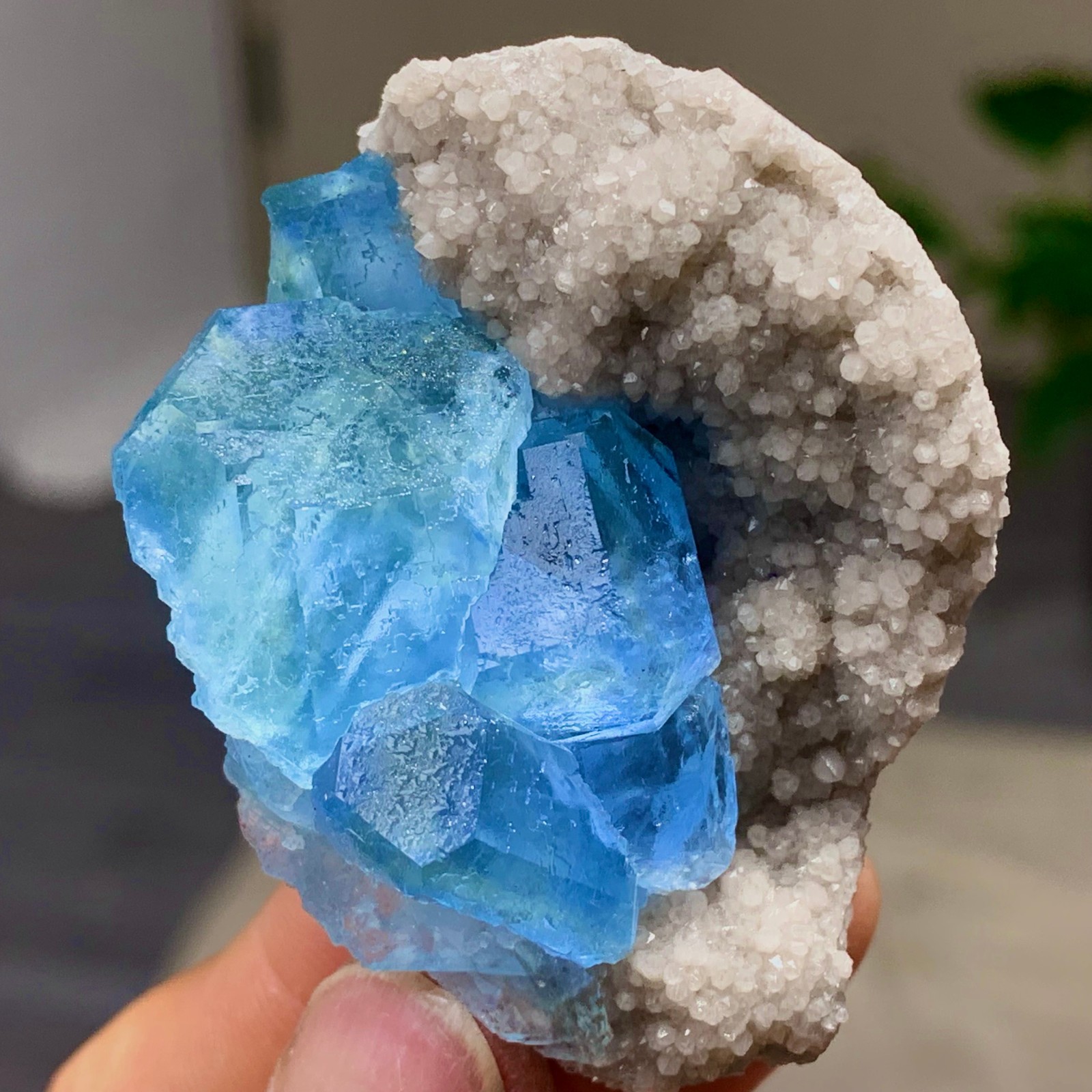 87G Natural transparent blue green cube fluorite mineral crystal from china