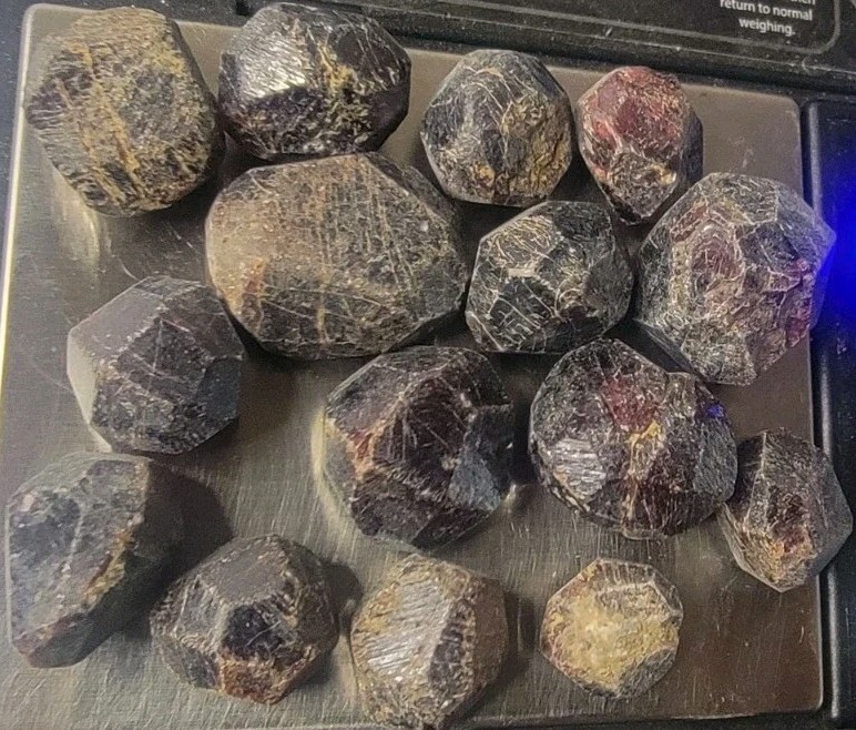 Lot Of Garnet crystals Roughly 100 grams Raw Natural Unpolished Uncut