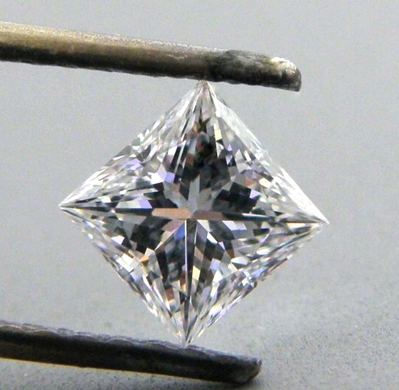 Natural White Diamond 2.3 Ct Princess Shape VVS1 D IGL Certified Loose Gems 5SDI