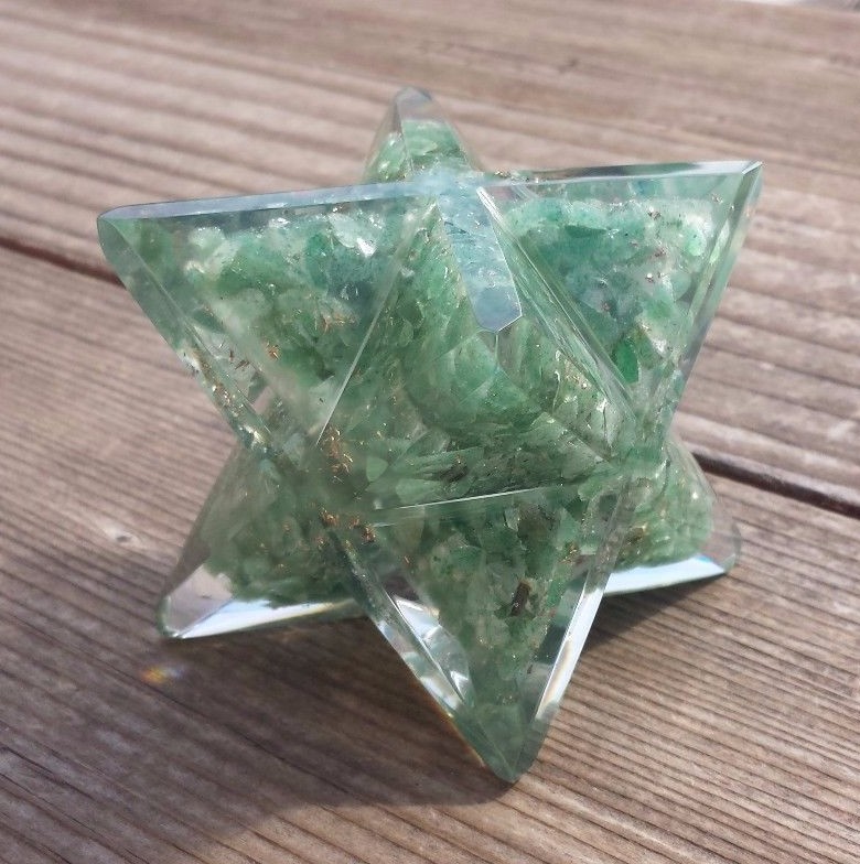 EXTRA LARGE (80-85mm) GREEN AVENTURINE ORGONE GEMSTONE MERKABA ORGONITE